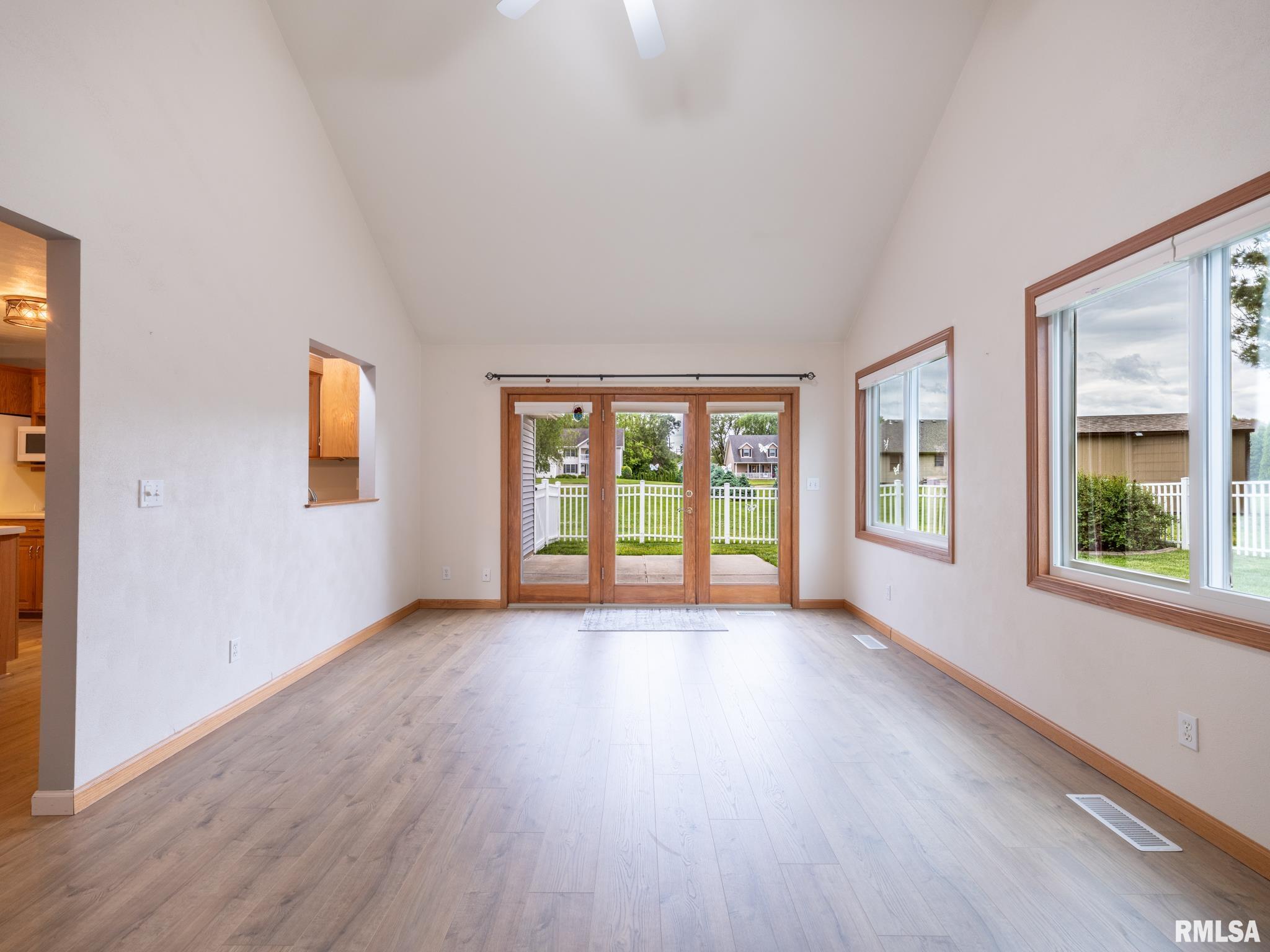 1909 Dane Kelsey Drive, Pekin, Illinois image 25