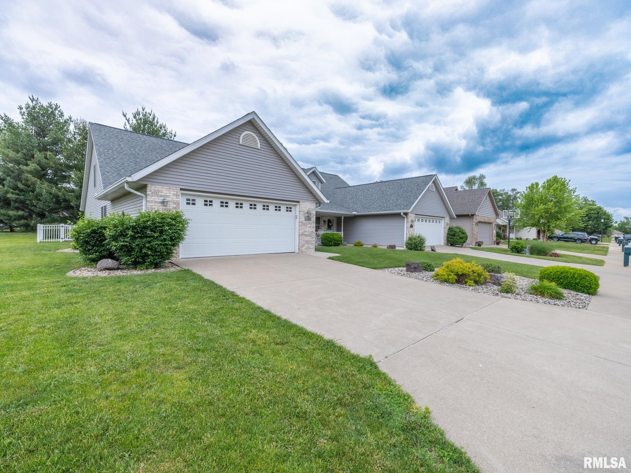 1909 Dane Kelsey Drive, Pekin, Illinois image 8