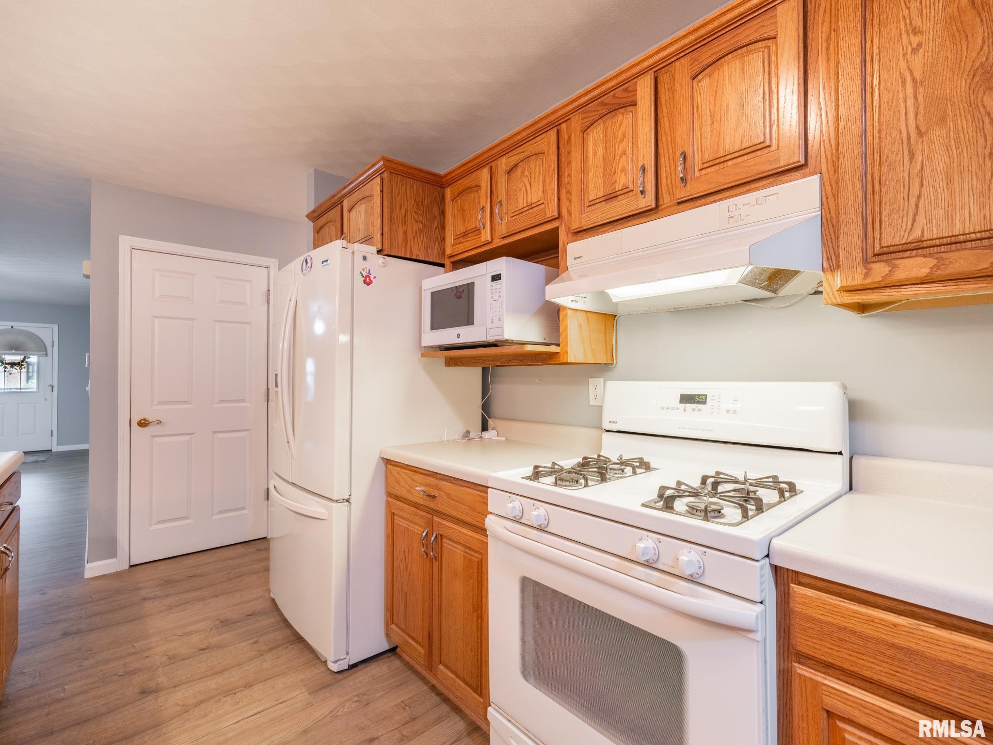 1909 Dane Kelsey Drive, Pekin, Illinois image 20