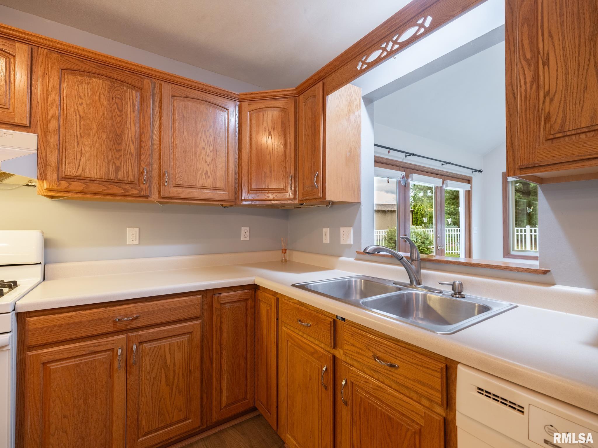 1909 Dane Kelsey Drive, Pekin, Illinois image 18