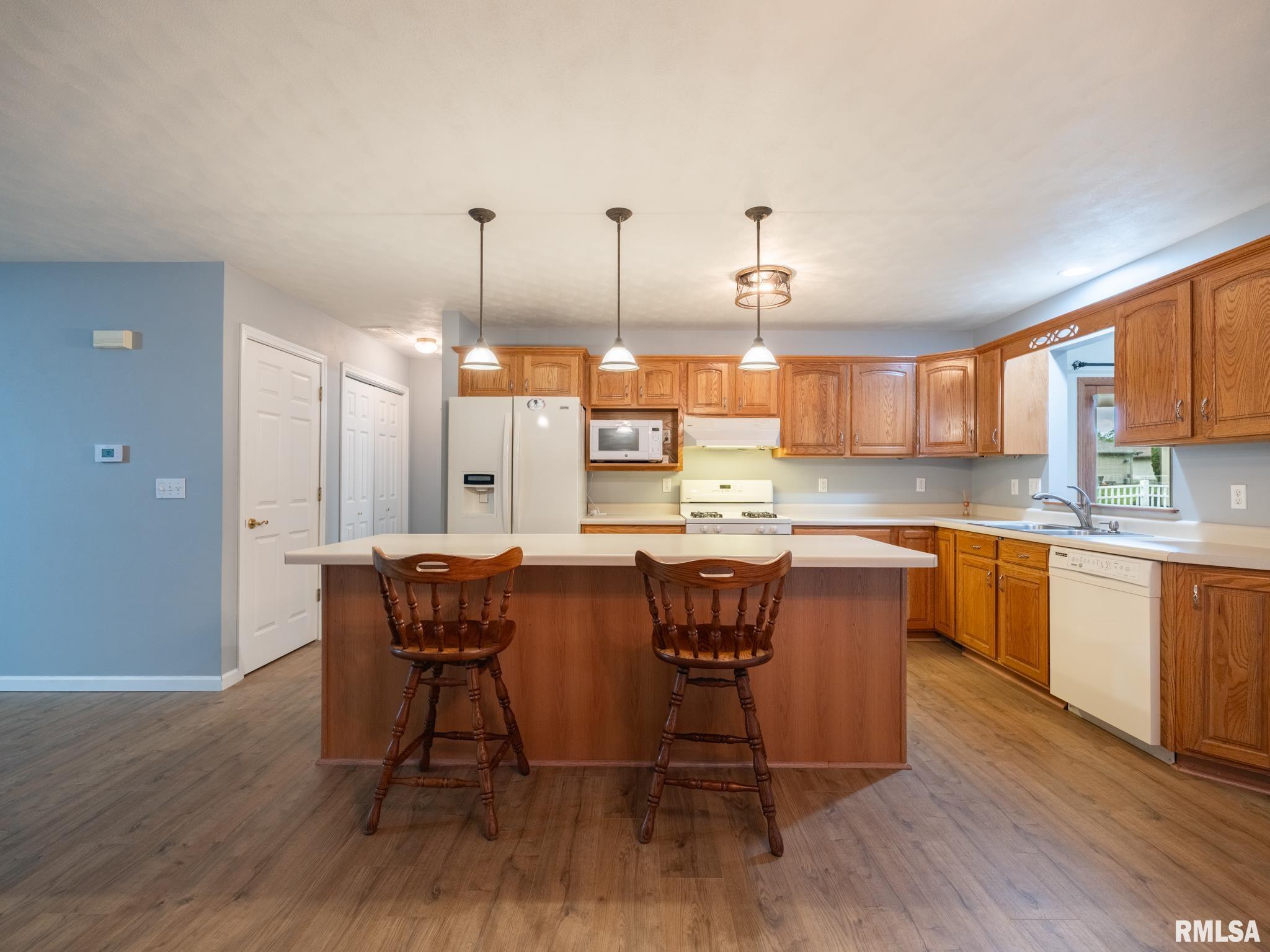 1909 Dane Kelsey Drive, Pekin, Illinois image 15
