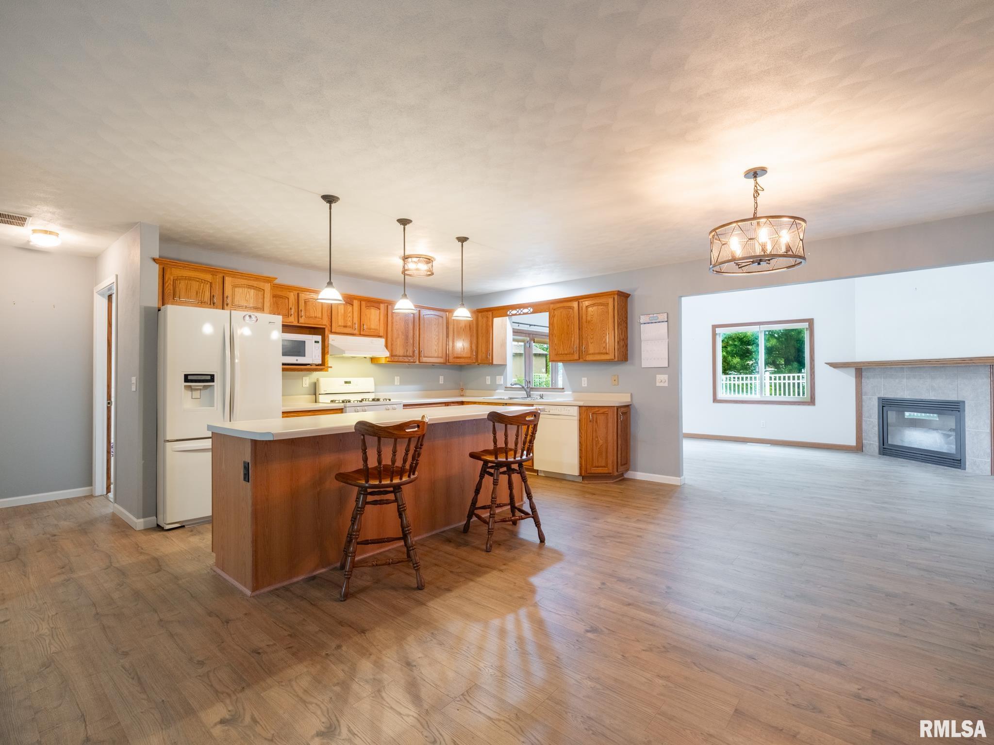 1909 Dane Kelsey Drive, Pekin, Illinois image 14