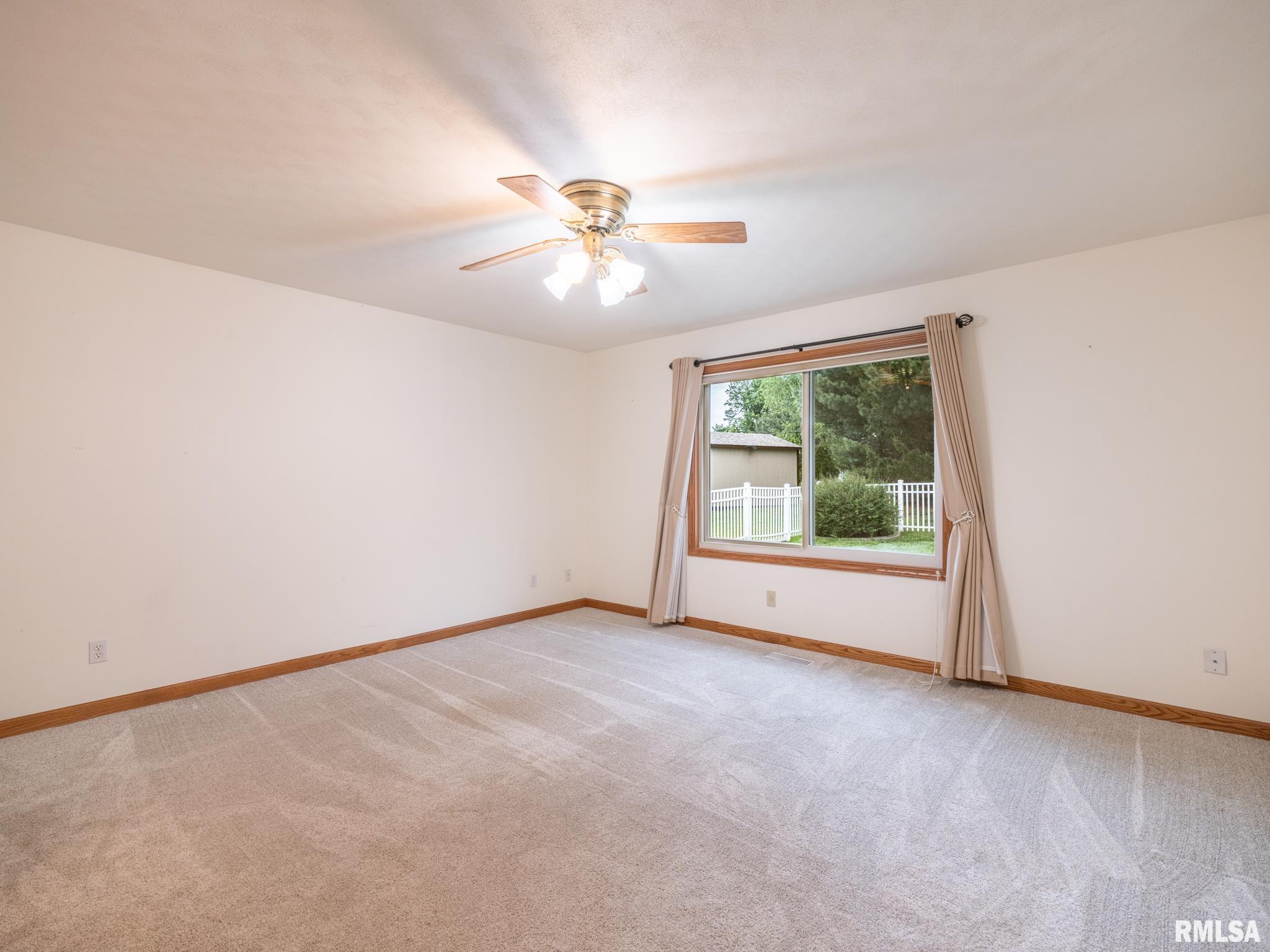 1909 Dane Kelsey Drive, Pekin, Illinois image 45