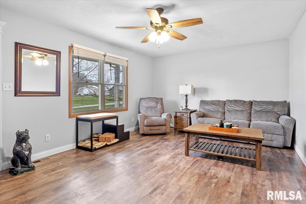 408 S Campbell Street, Edinburg, Illinois image 6