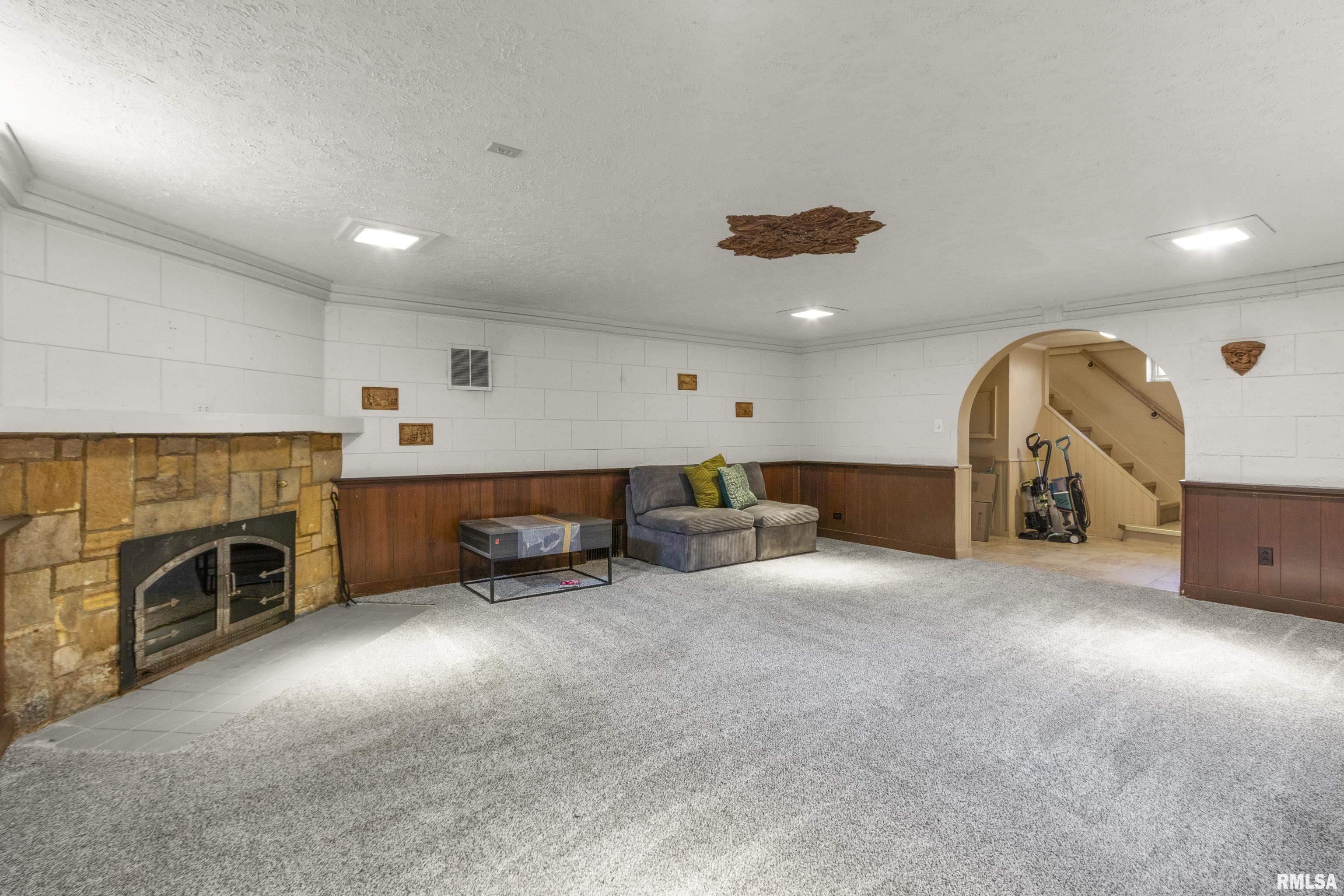 3923 N Knoxville Avenue, Peoria, Illinois image 32