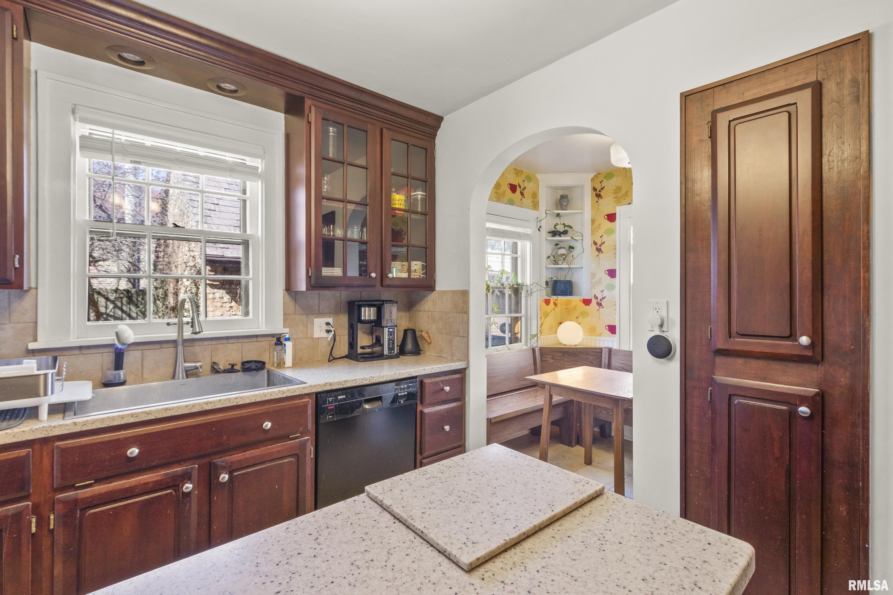 3923 N Knoxville Avenue, Peoria, Illinois image 14