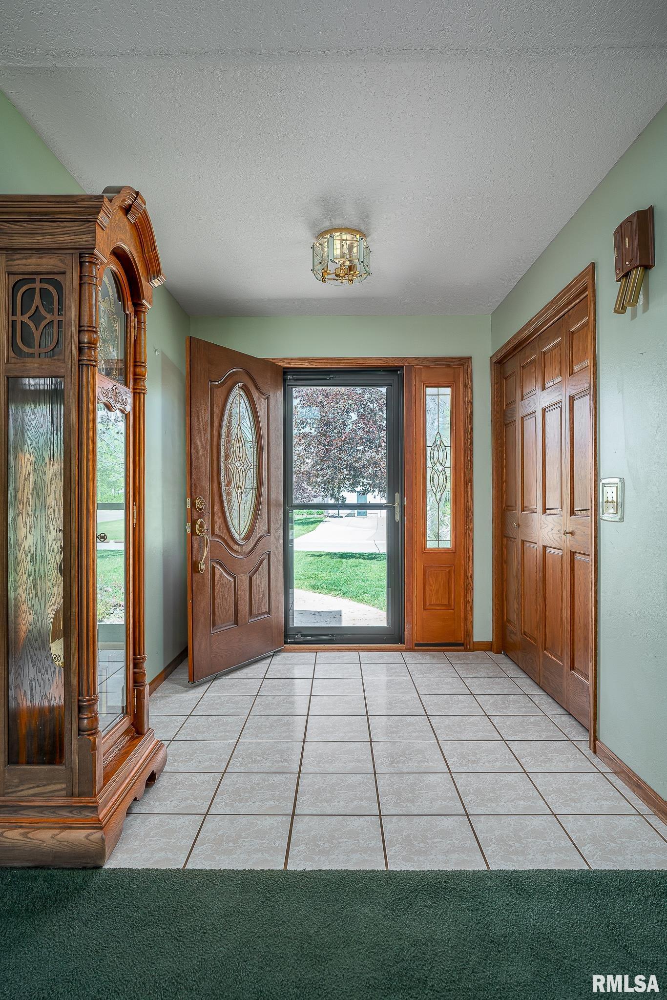 901 E 6th Street, Coal Valley, Illinois image 3