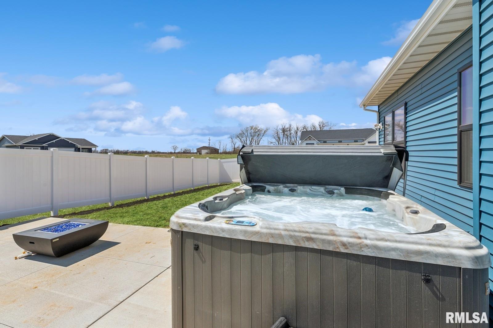 18101 271st Street, Long Grove, Iowa image 3