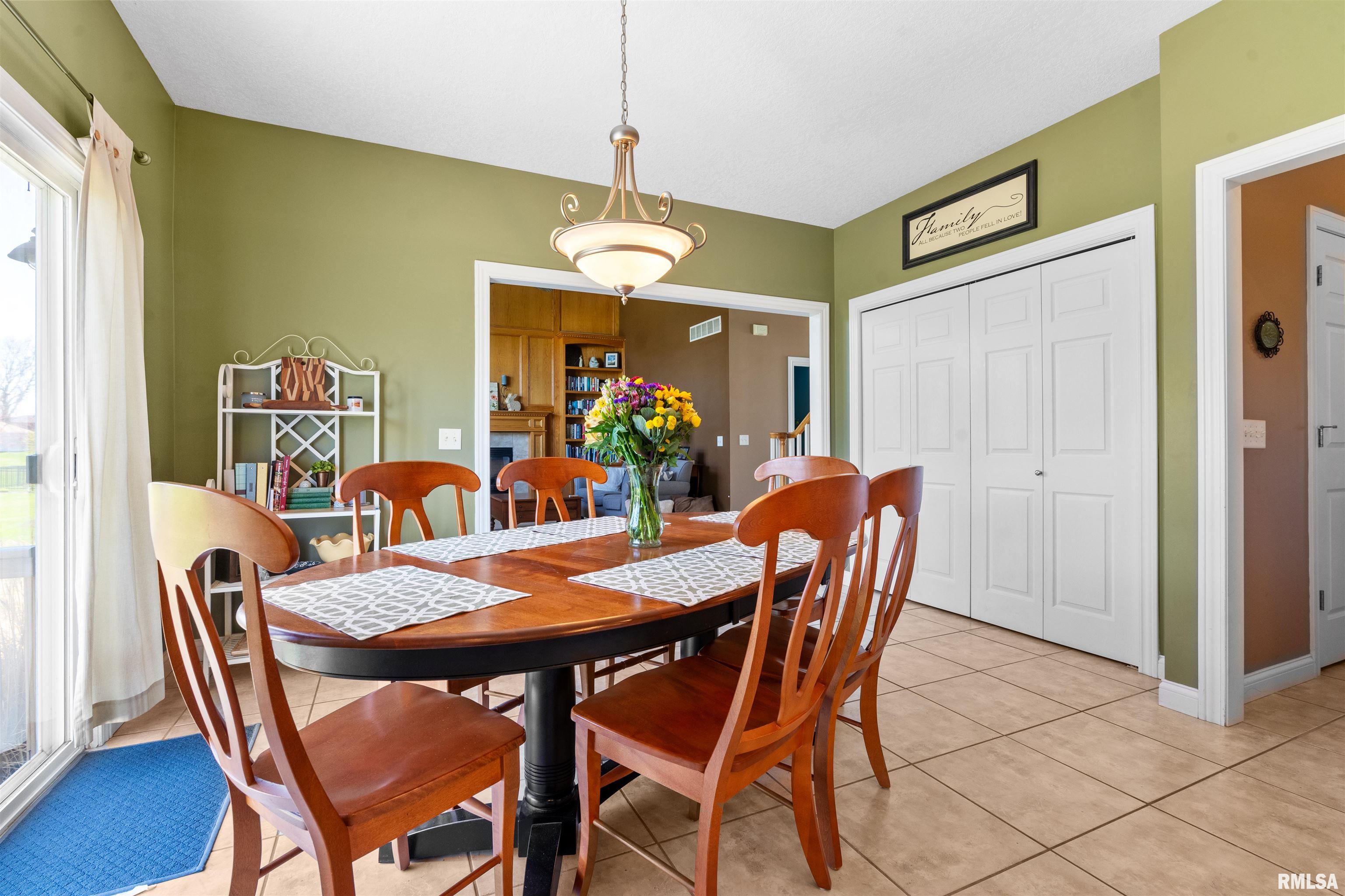 4707 Coventry Court, Davenport, Iowa image 34