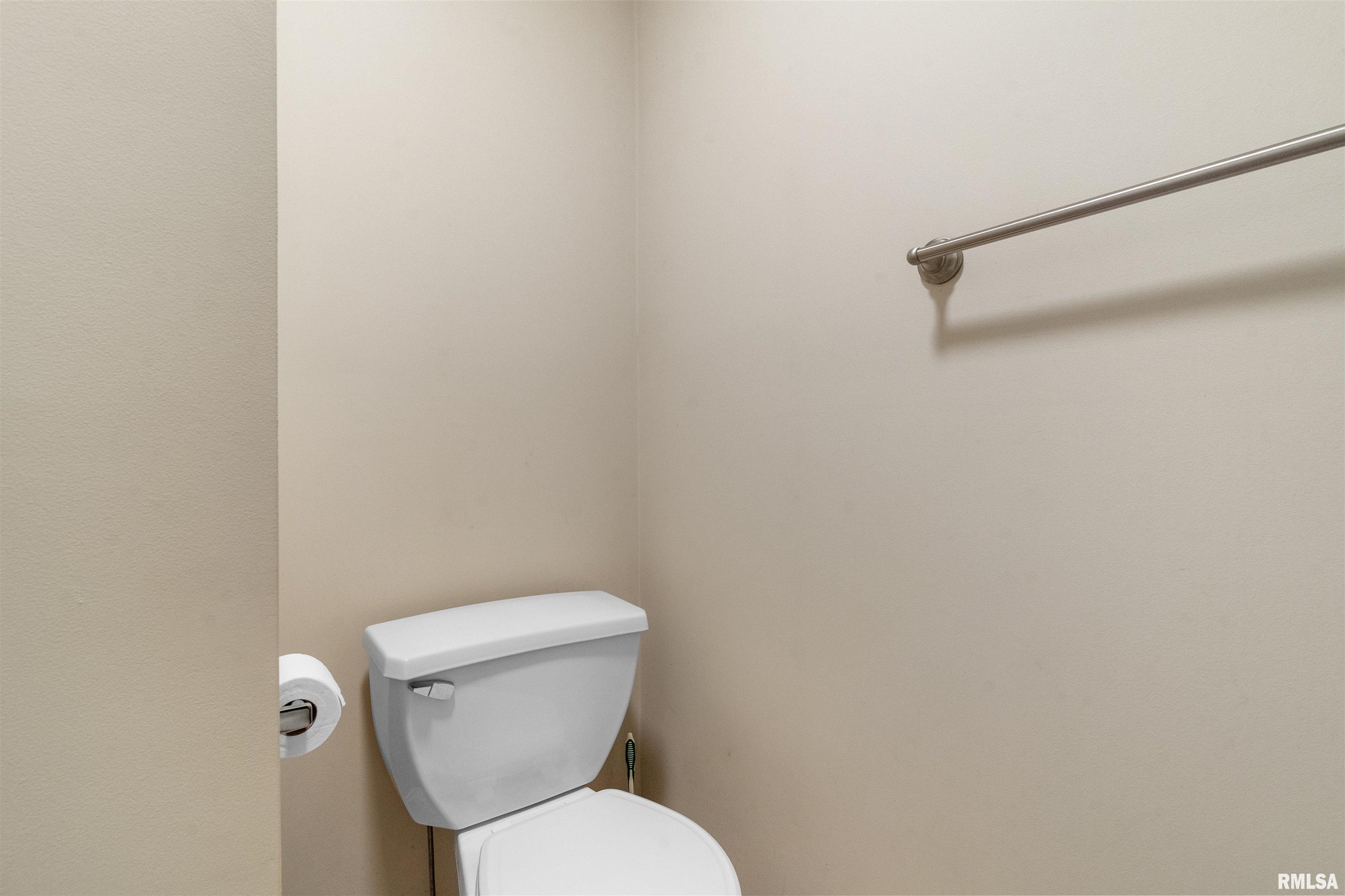 4707 Coventry Court, Davenport, Iowa image 15