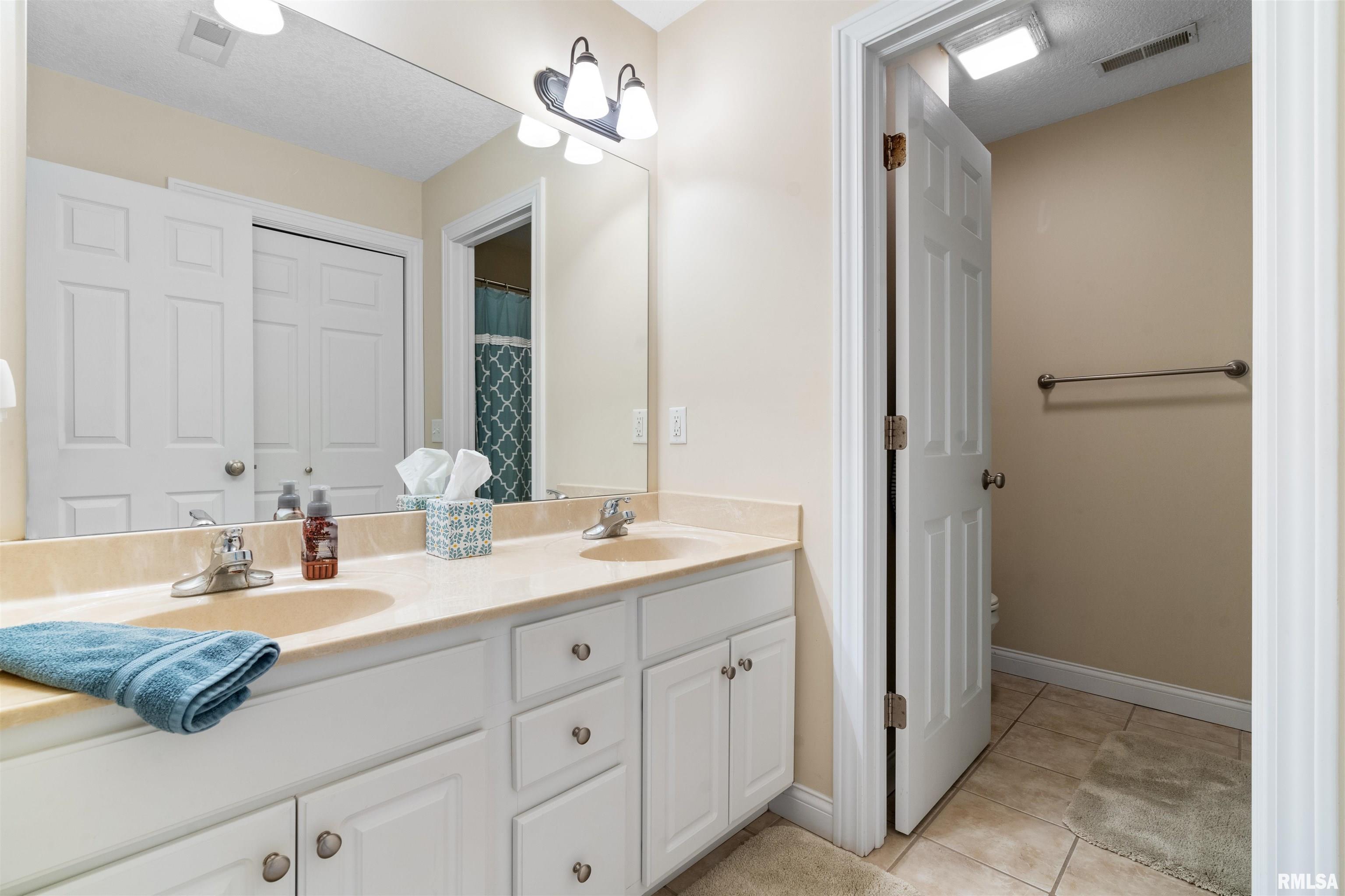4707 Coventry Court, Davenport, Iowa image 13