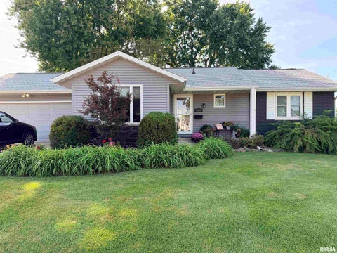 Homes For Sale - 1103 Westminster Drive<br/> Washington, IL 61571