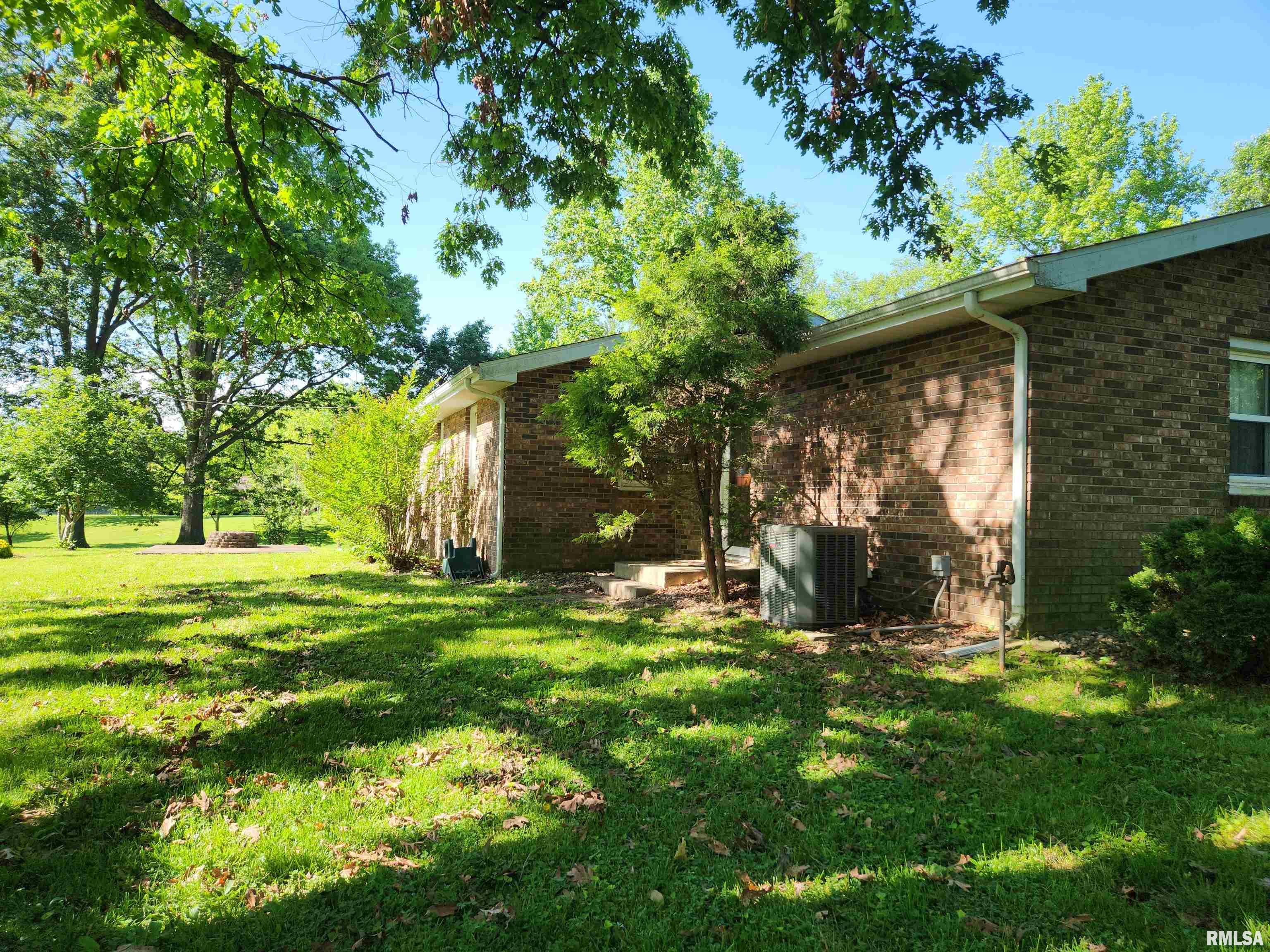 6535 E Yale Road, Woodlawn, Illinois image 3