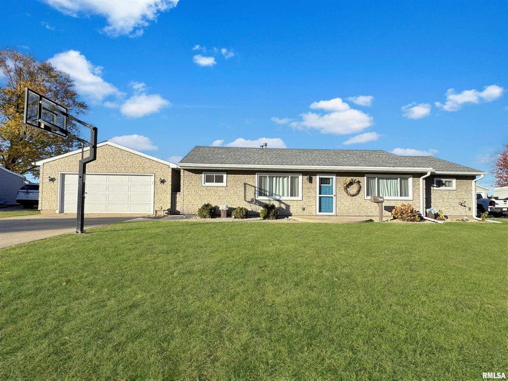 Photo of 1505 W LEONARD Drive, Chillicothe, IL 61523 (MLS # PA1262080)