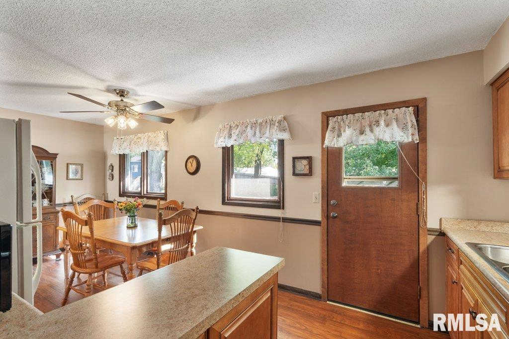 3381 Sunny Hill Drive, Bettendorf, Iowa image 9