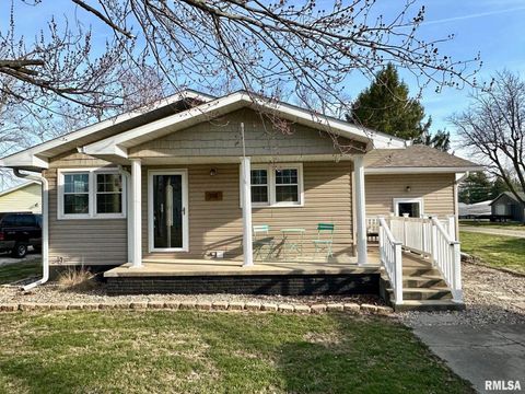 Homes For Sale - 118 E Main Street<br/> Morgan County, Woodson, IL 62695