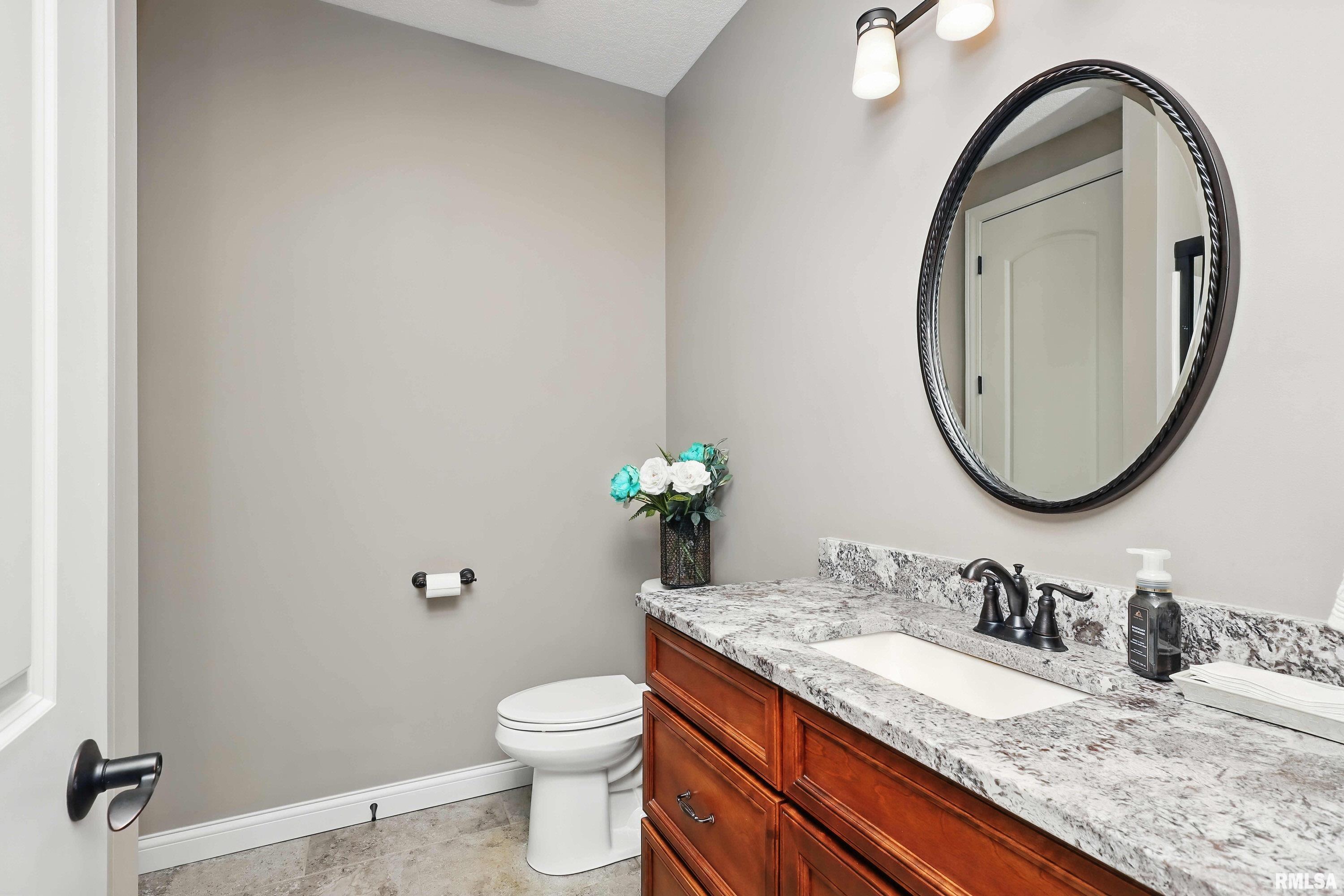 5106 N Richmond Circle, Bettendorf, Iowa image 7