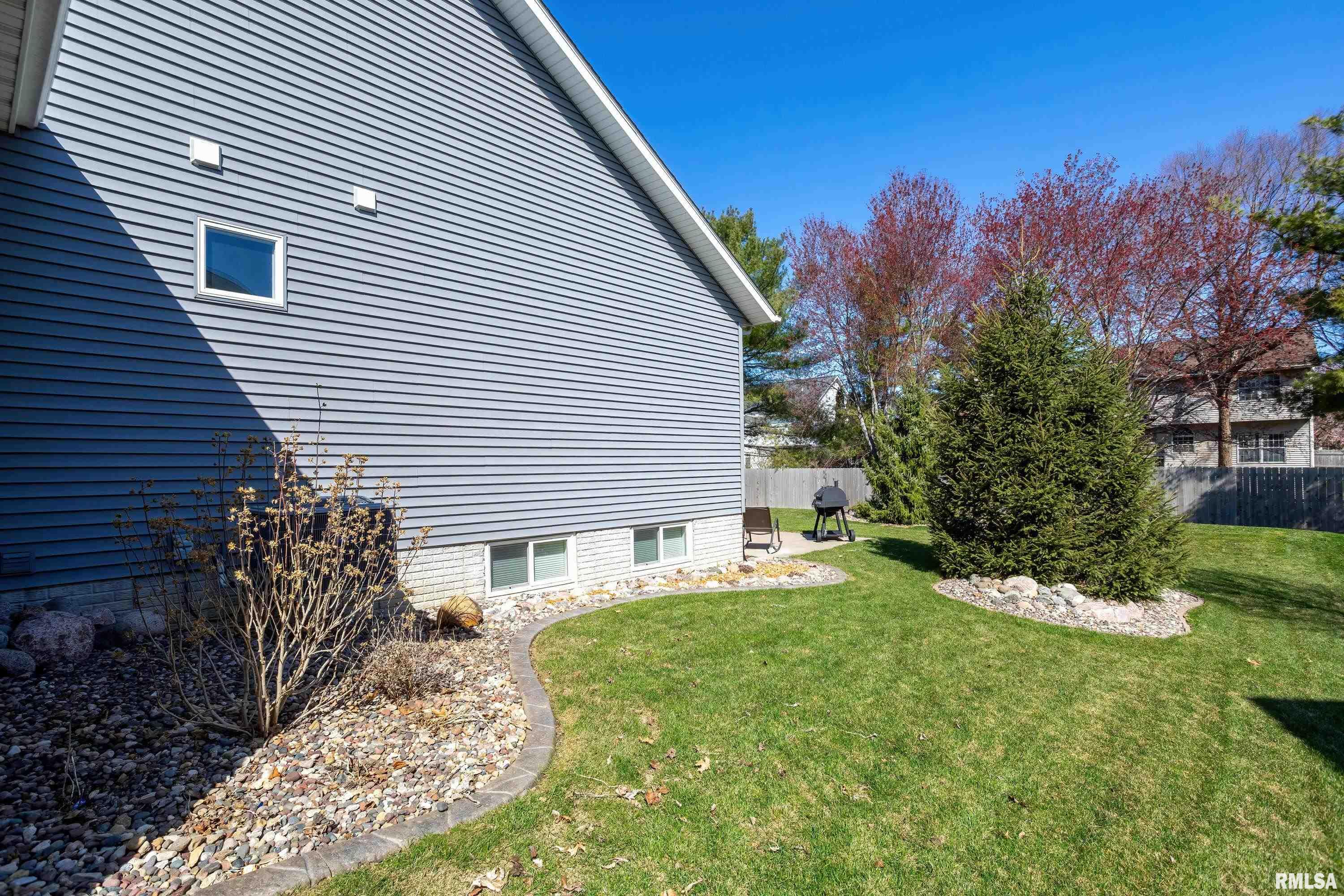 5106 N Richmond Circle, Bettendorf, Iowa image 34