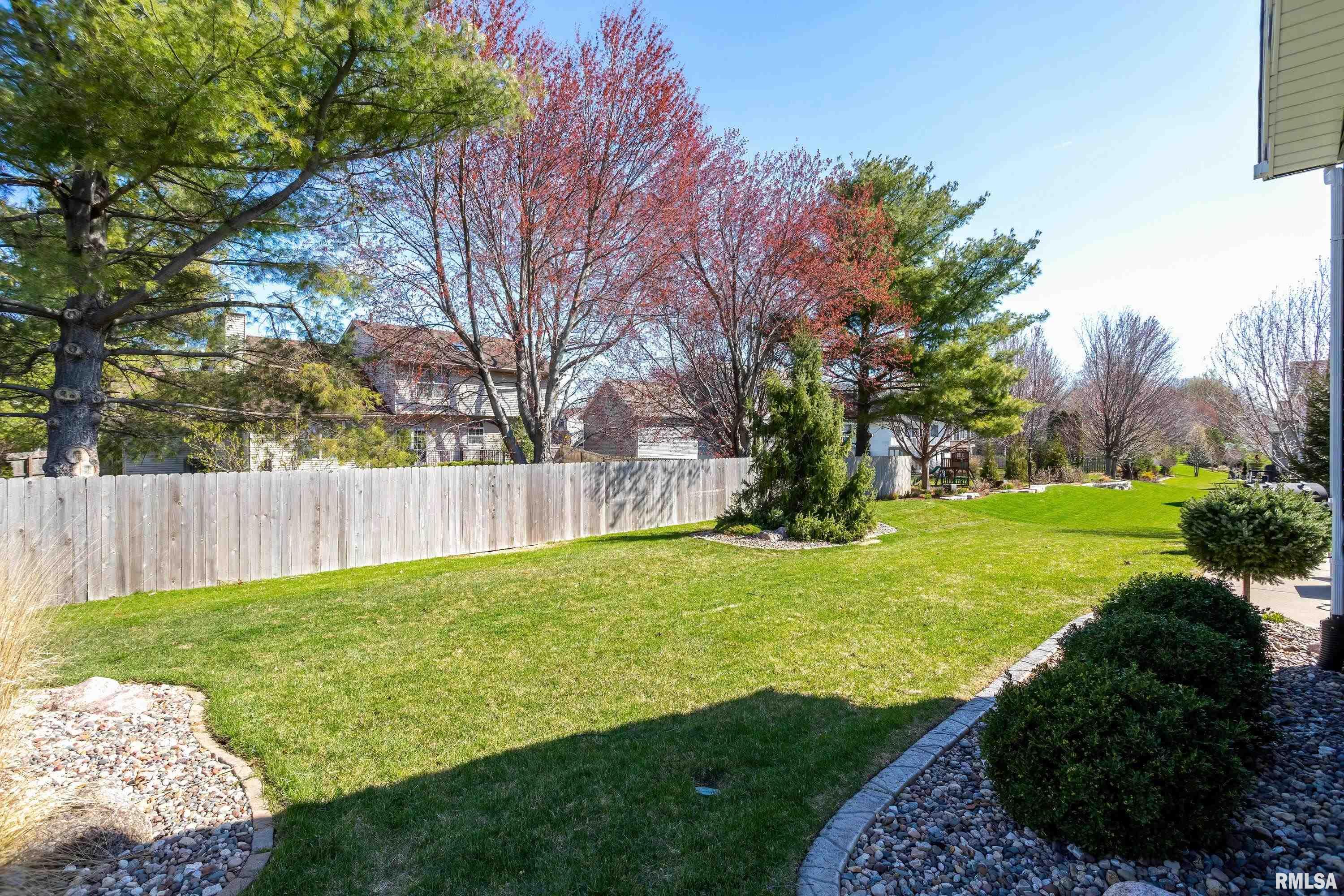 5106 N Richmond Circle, Bettendorf, Iowa image 35