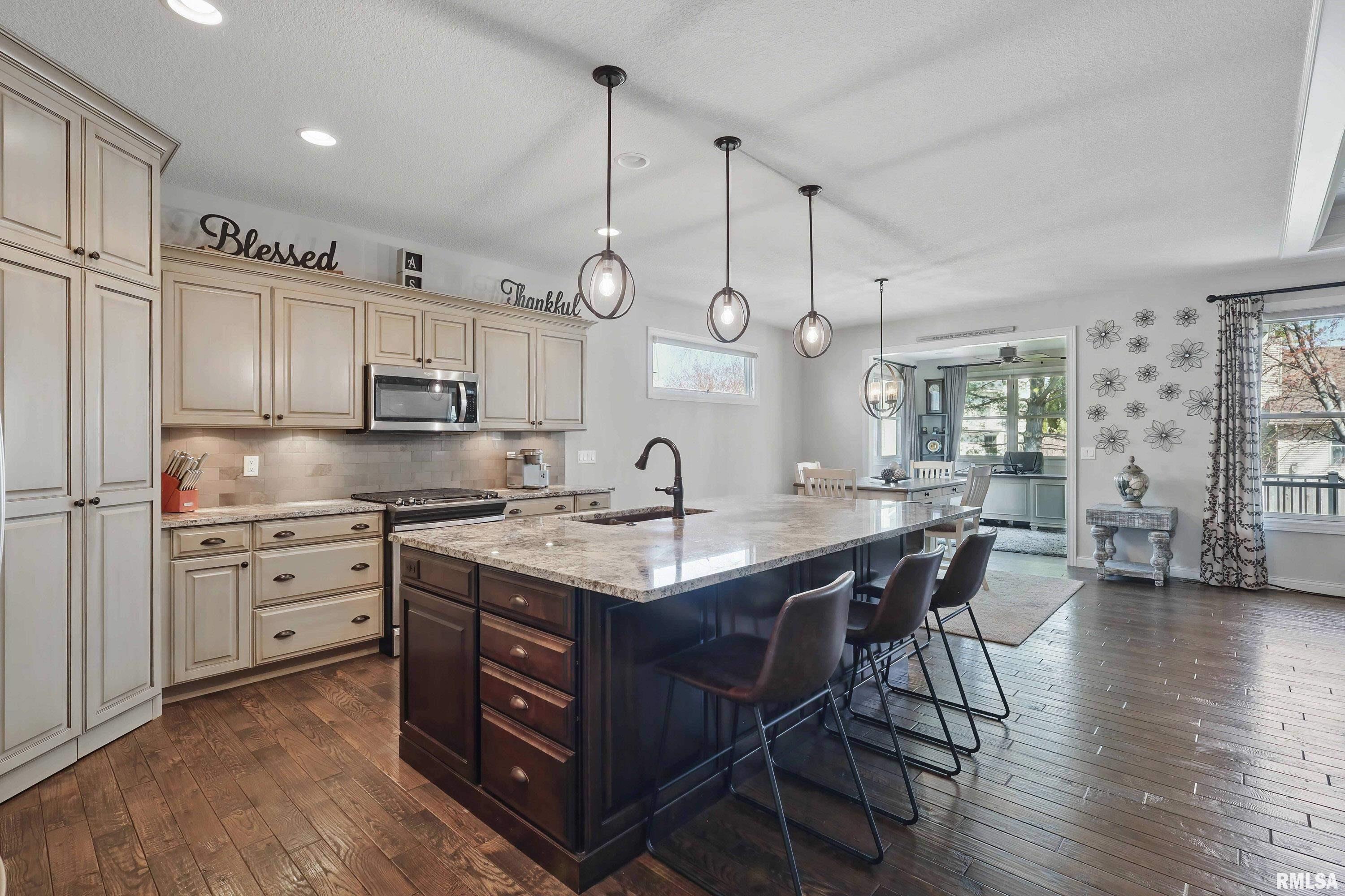 5106 N Richmond Circle, Bettendorf, Iowa image 9
