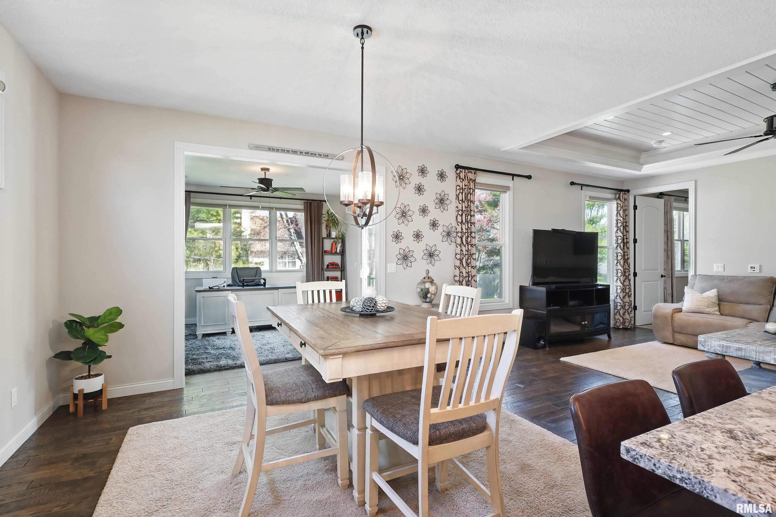 5106 N Richmond Circle, Bettendorf, Iowa image 12
