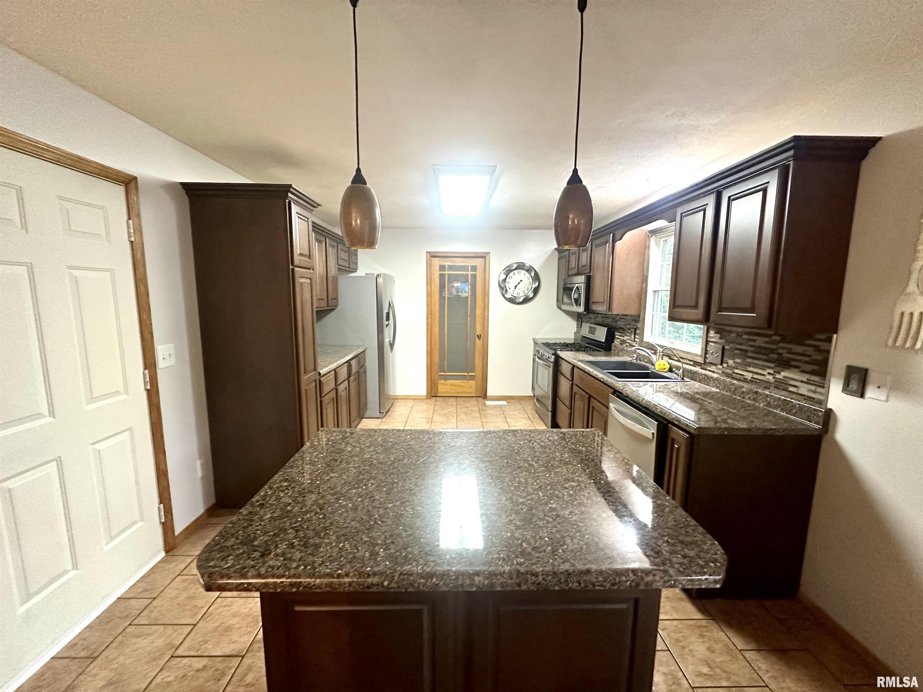 548 Heritage Drive, Mackinaw, Illinois image 17