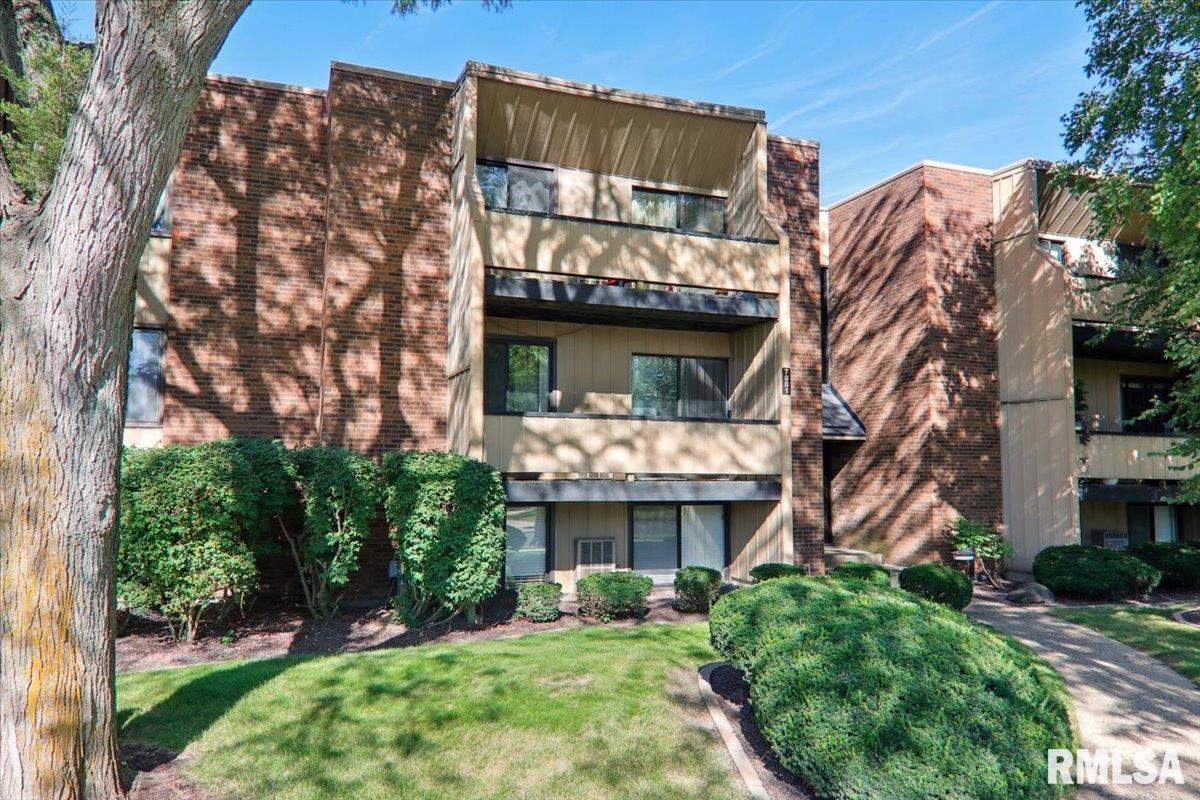 7001 N Terra Vista Drive #201, Peoria, Illinois image 1