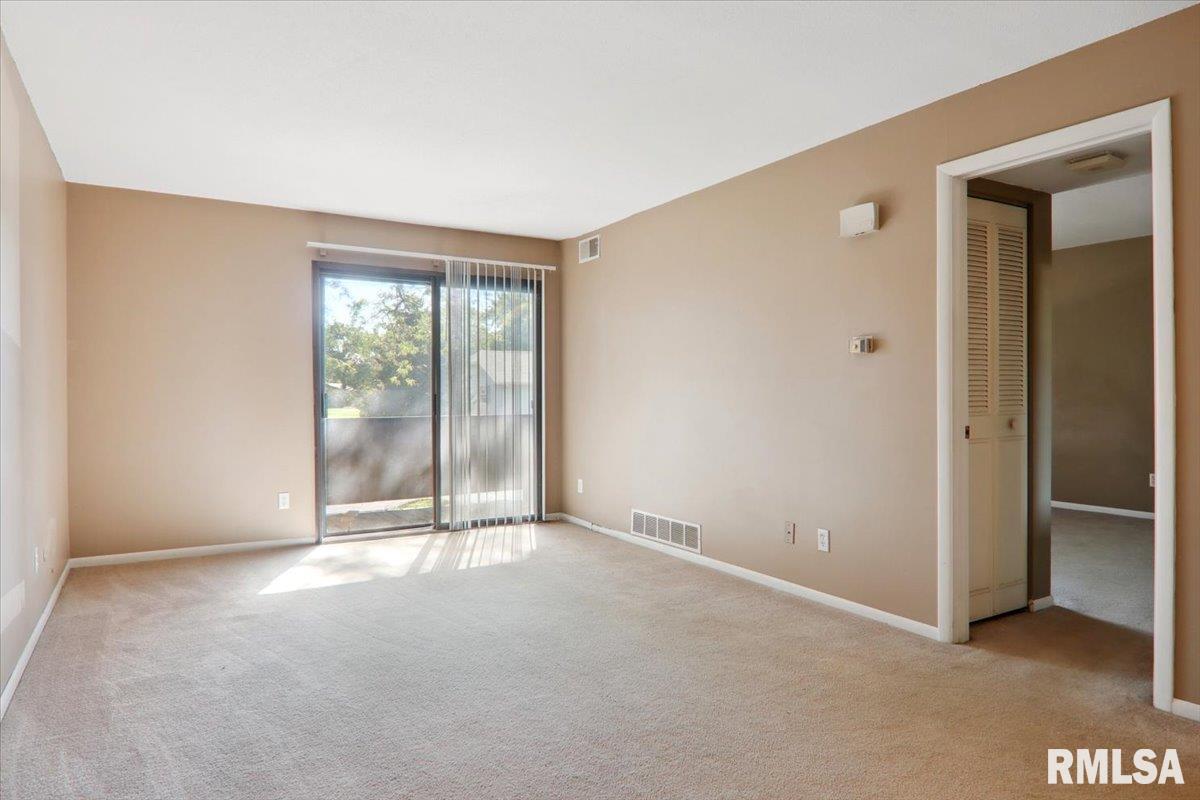 7001 N Terra Vista Drive #201, Peoria, Illinois image 3