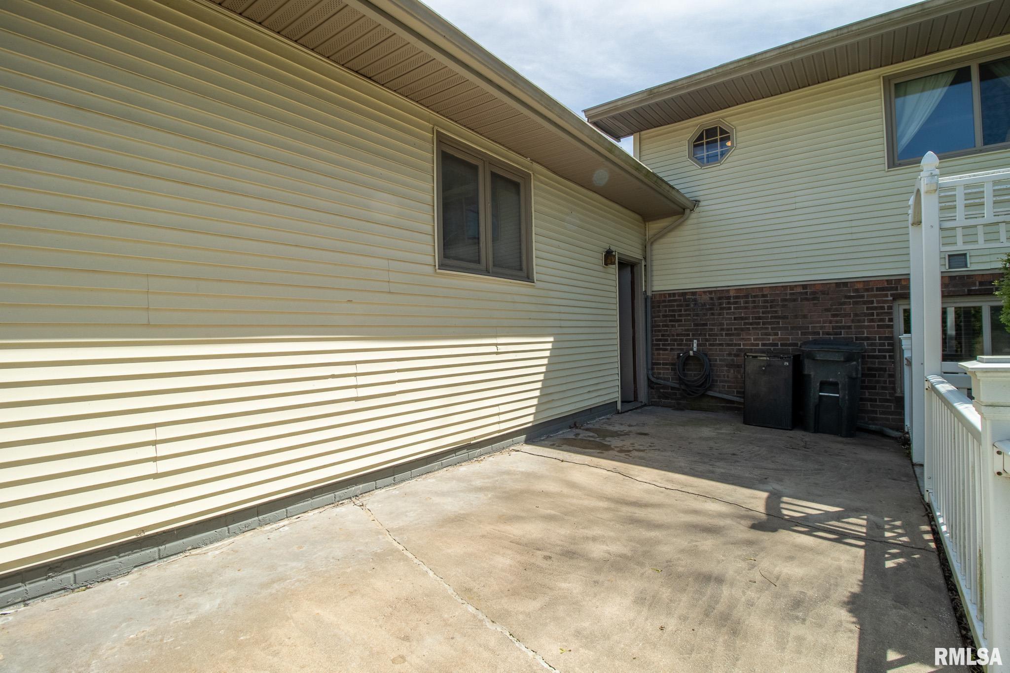312 N Cedar Street, Abingdon, Illinois image 5