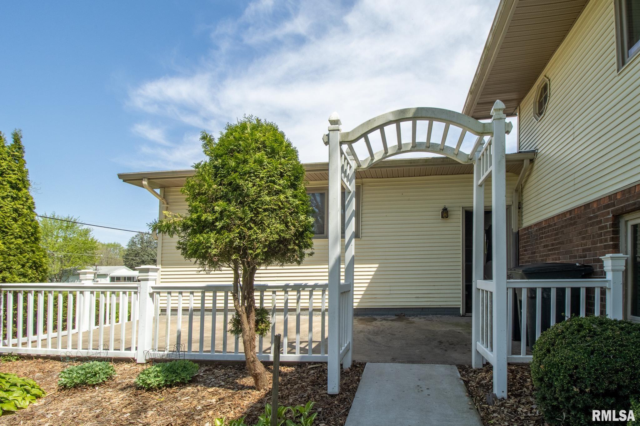 312 N Cedar Street, Abingdon, Illinois image 6