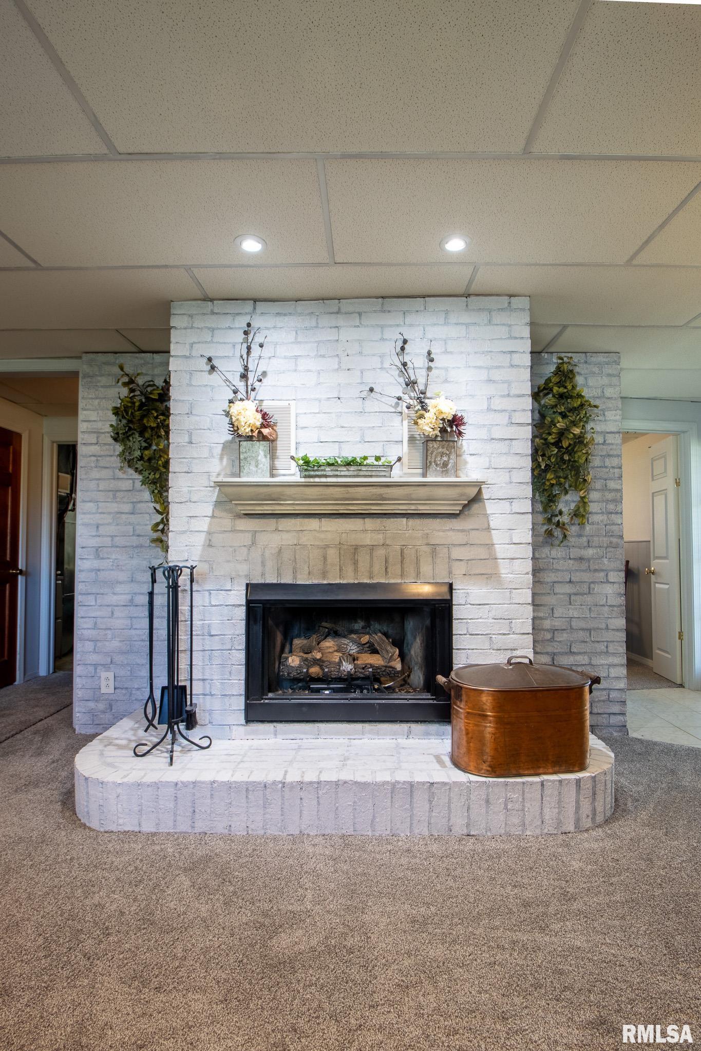 312 N Cedar Street, Abingdon, Illinois image 17