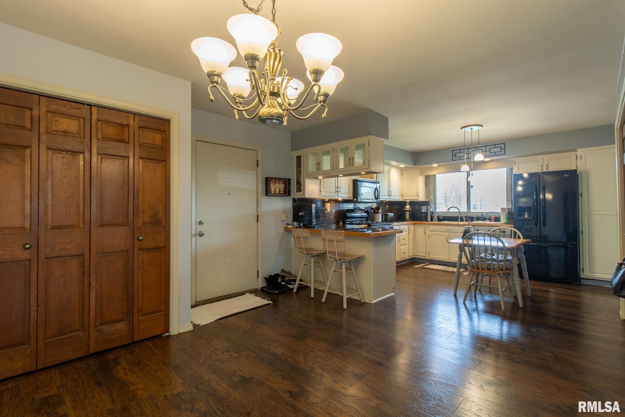 312 N Cedar Street, Abingdon, Illinois image 12