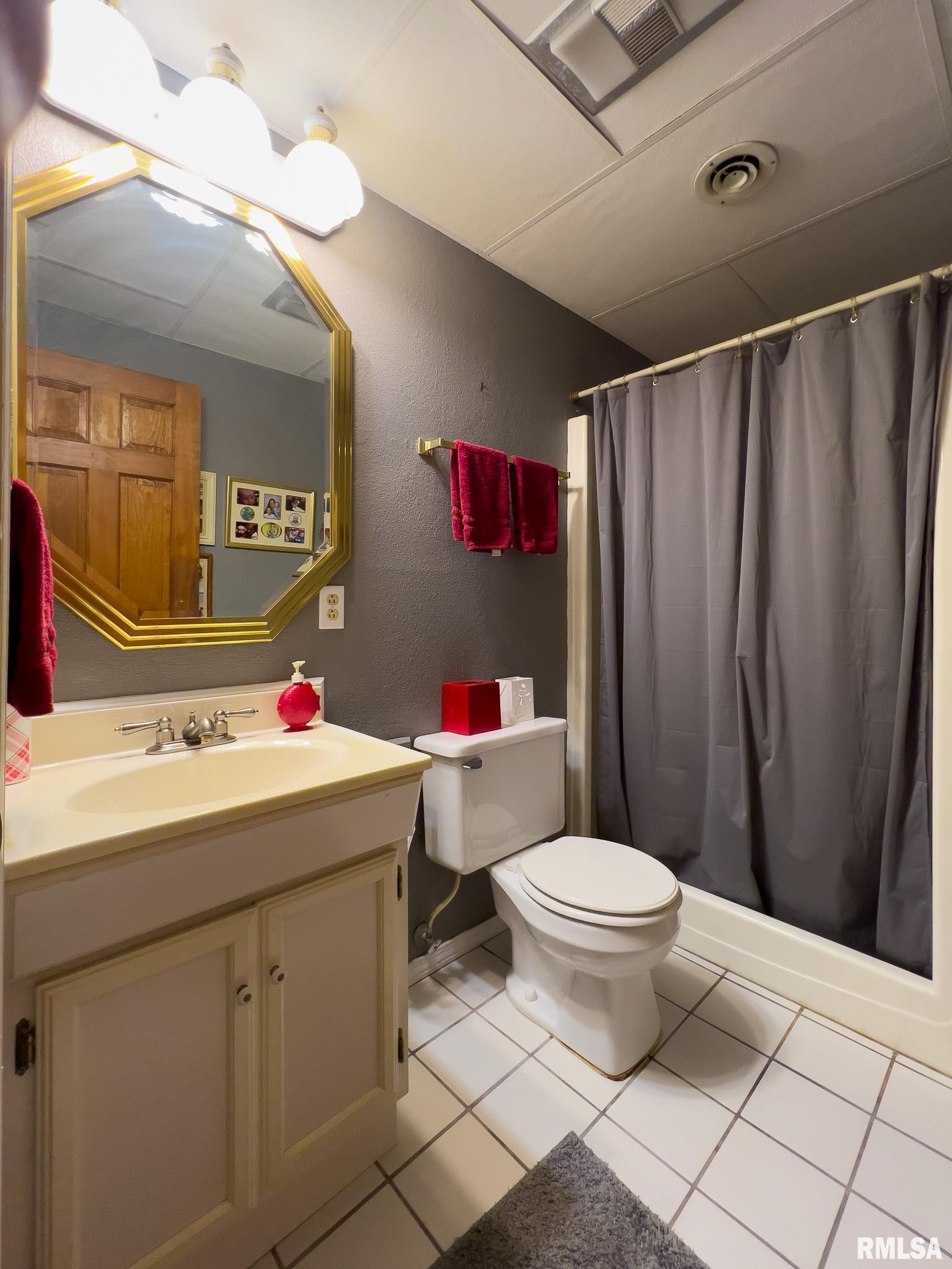 312 N Cedar Street, Abingdon, Illinois image 27