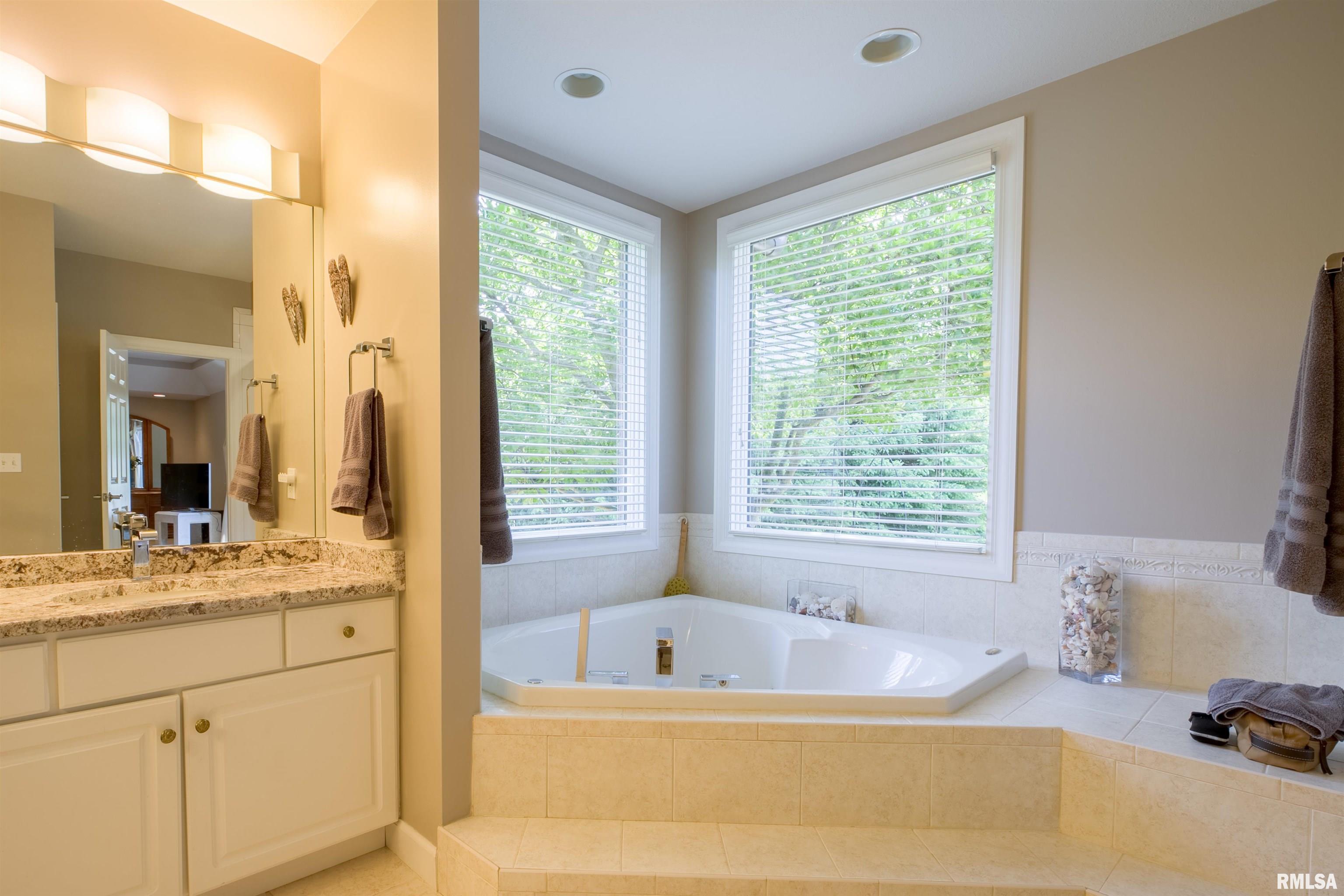 2728 W Windflower Court, Peoria, Illinois image 27