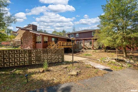 Homes For Sale - 2611 W Striegel Road<br/> Jackson County, Carbondale, IL 62901