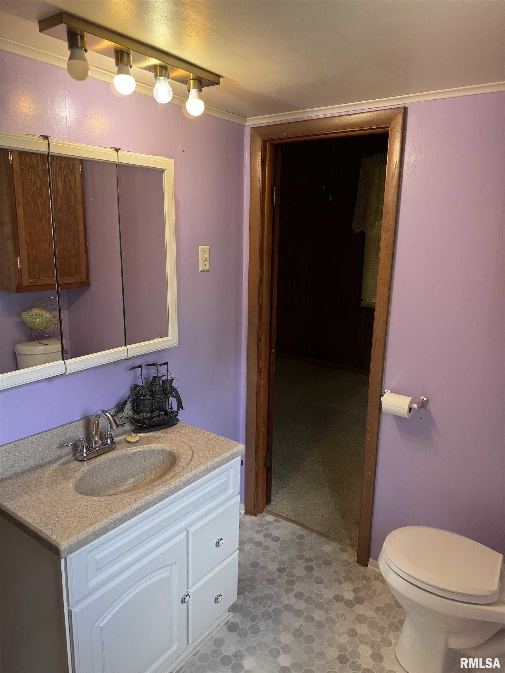 718 E Burkett Street, Benton, Illinois image 15