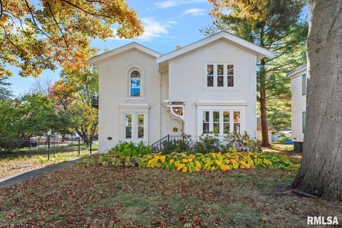 Homes For Sale - 839 Grove Street<br/> Morgan County, Jacksonville, IL 62650