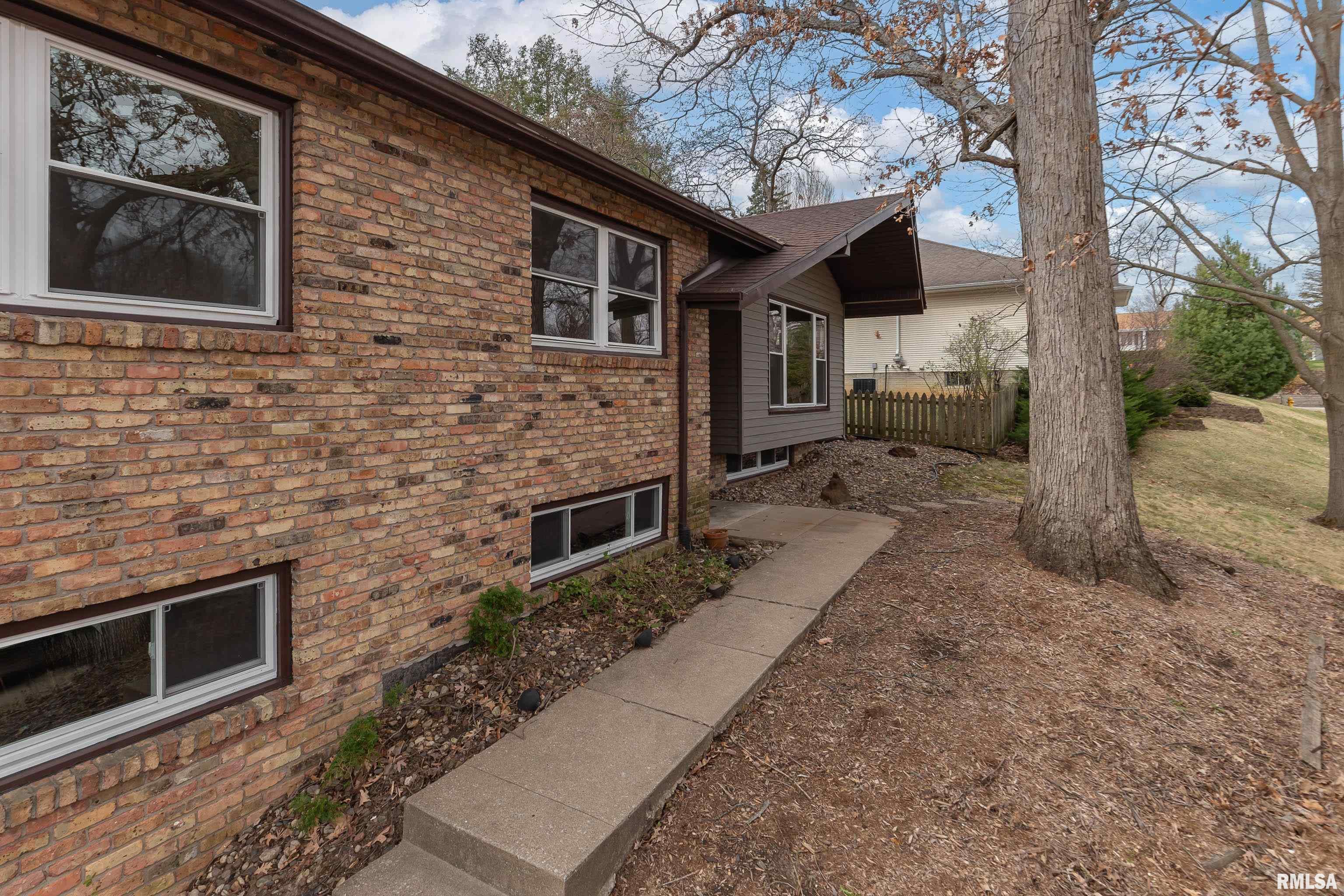 4414 37th Avenue, Rock Island, Illinois image 2