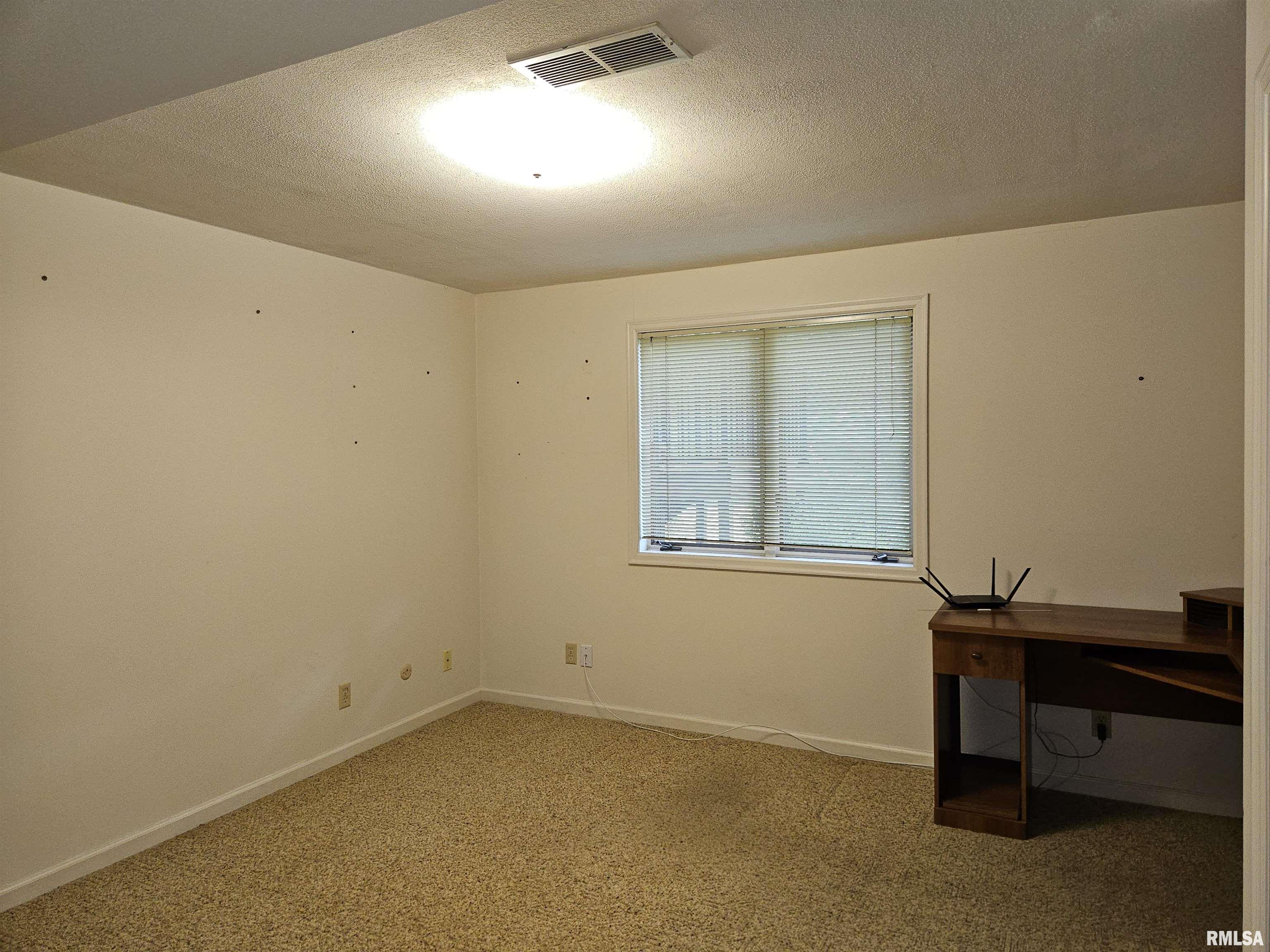2120 Fareway Drive, Muscatine, Iowa image 17