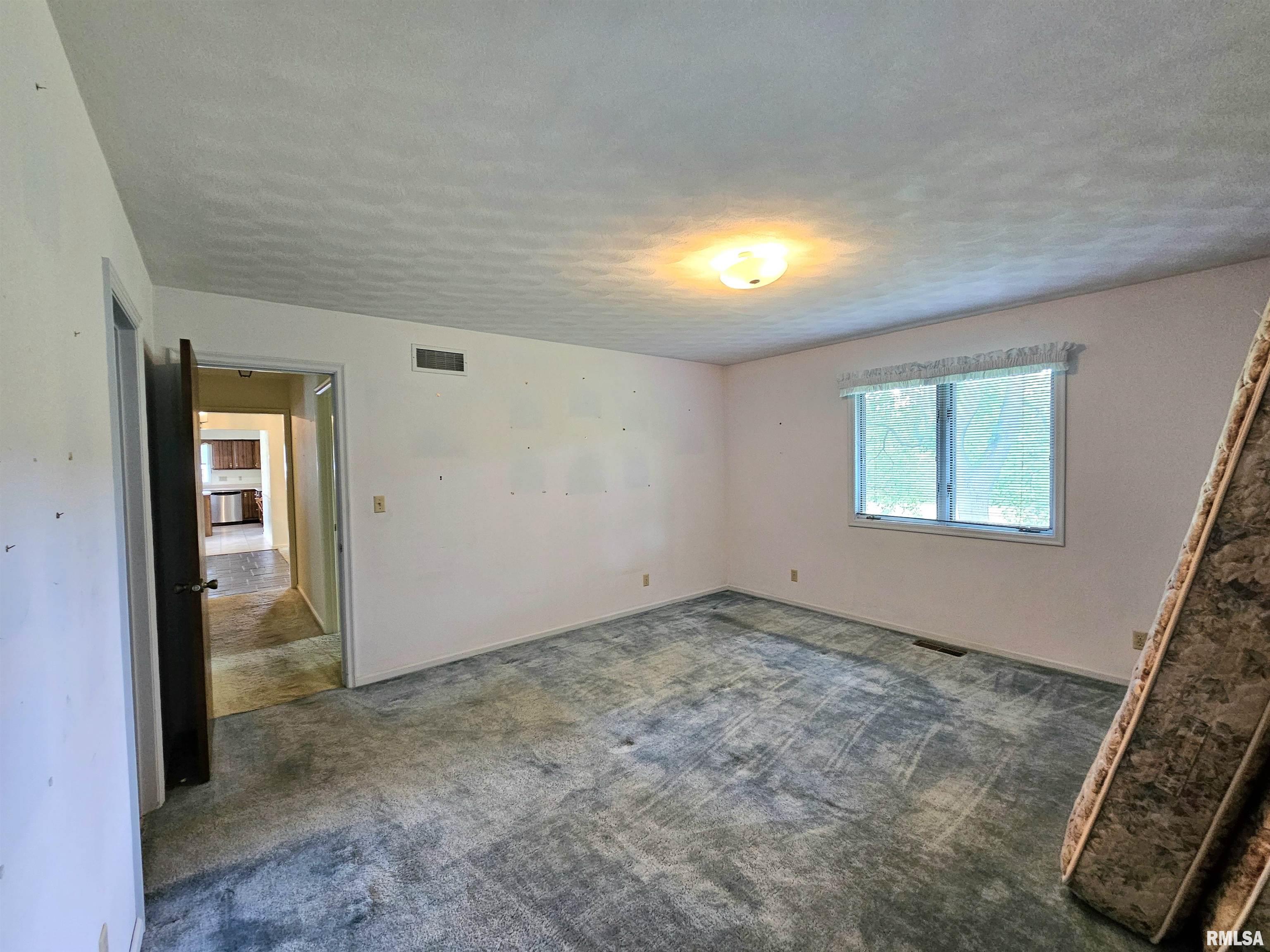 2120 Fareway Drive, Muscatine, Iowa image 15