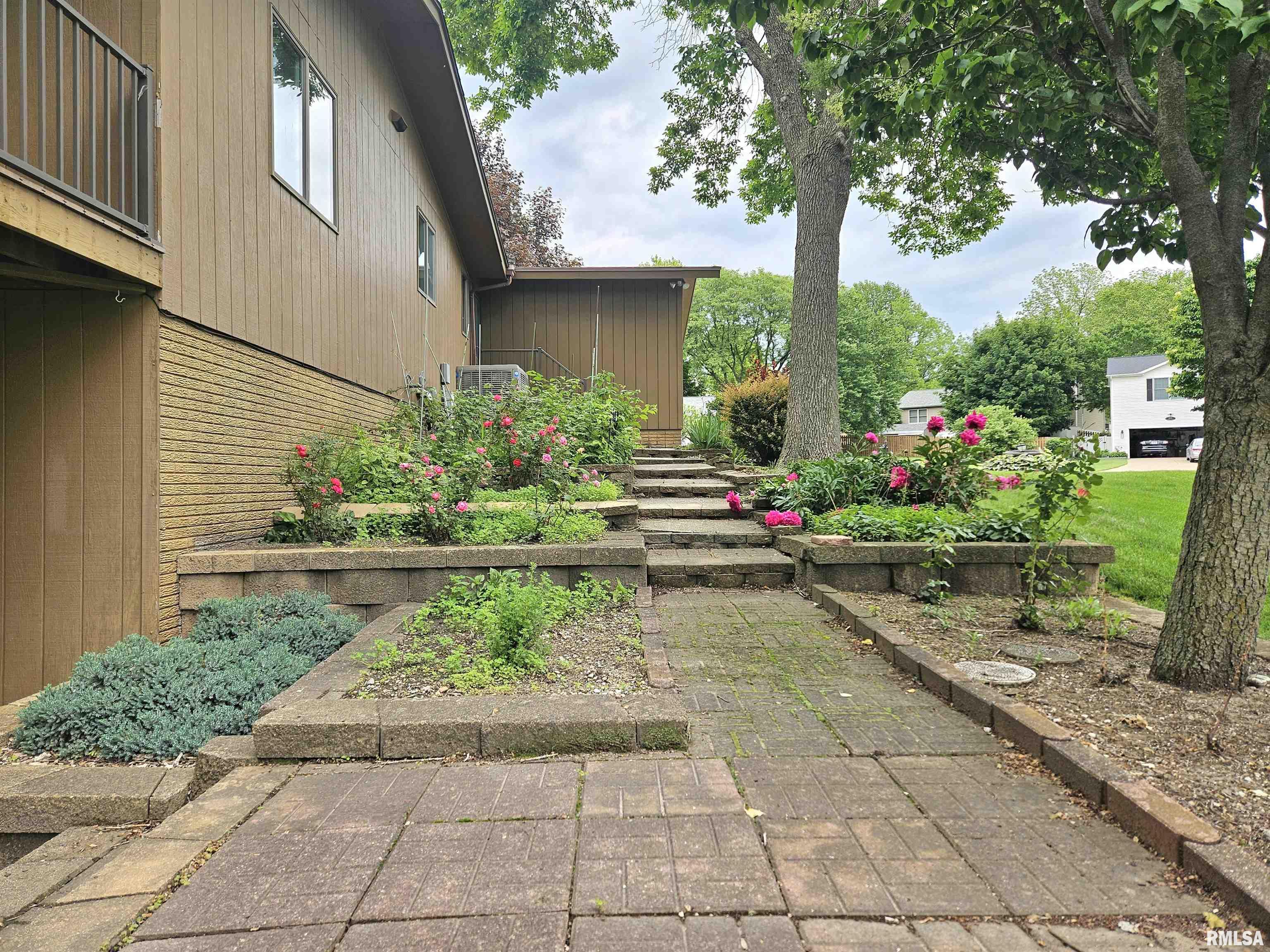 2120 Fareway Drive, Muscatine, Iowa image 26