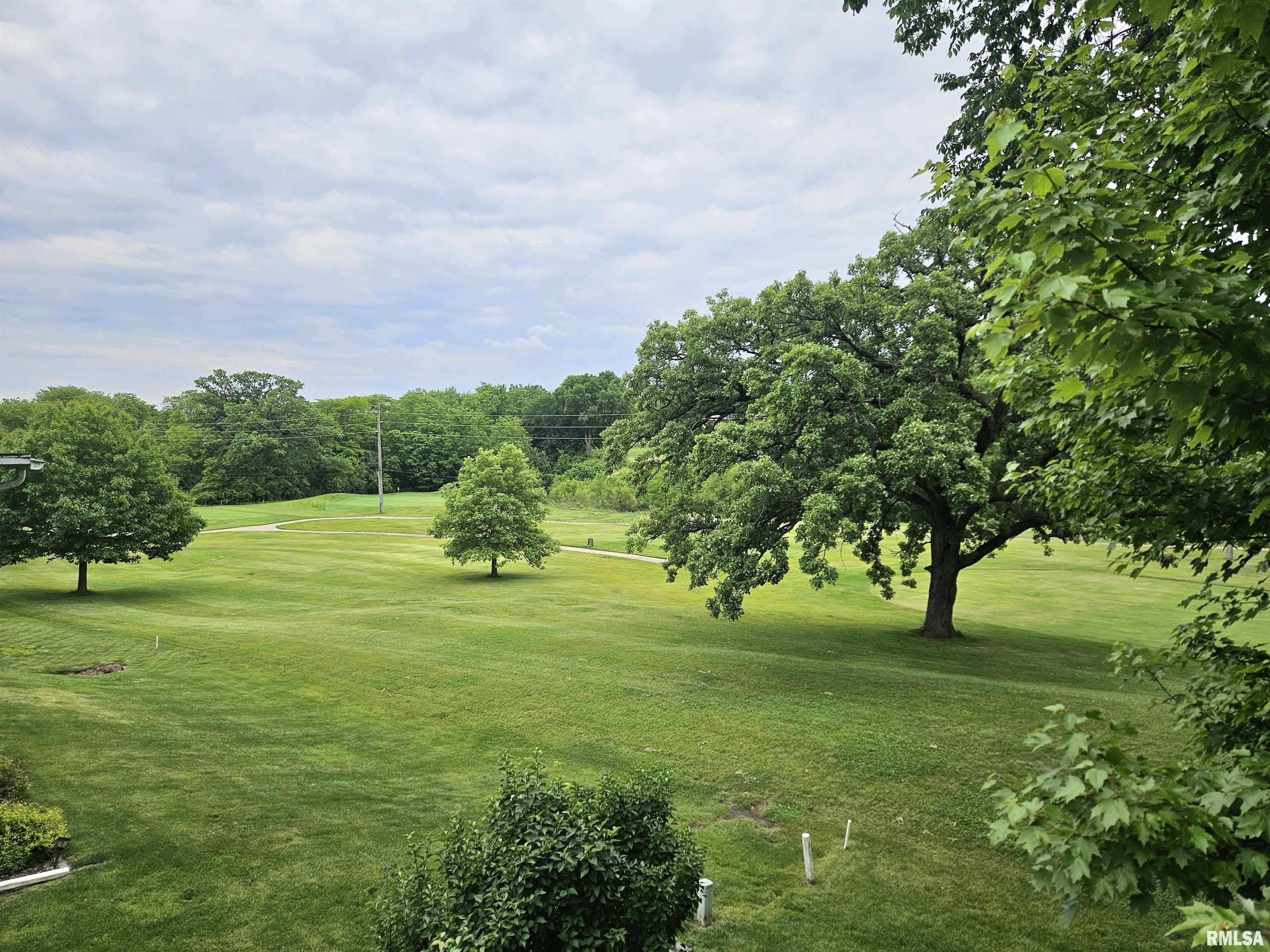 2120 Fareway Drive, Muscatine, Iowa image 2