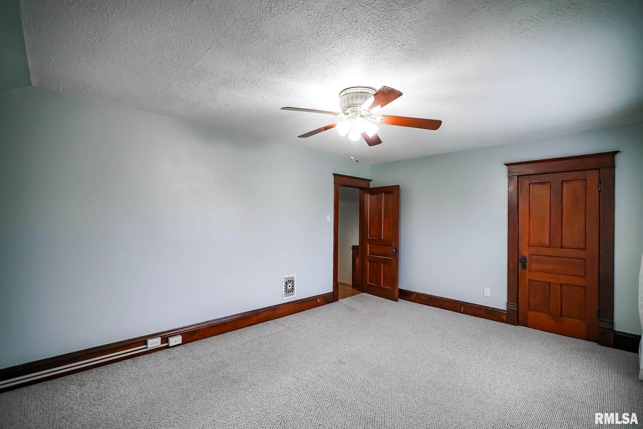 238 E Prospect Street, Galesburg, Illinois image 19
