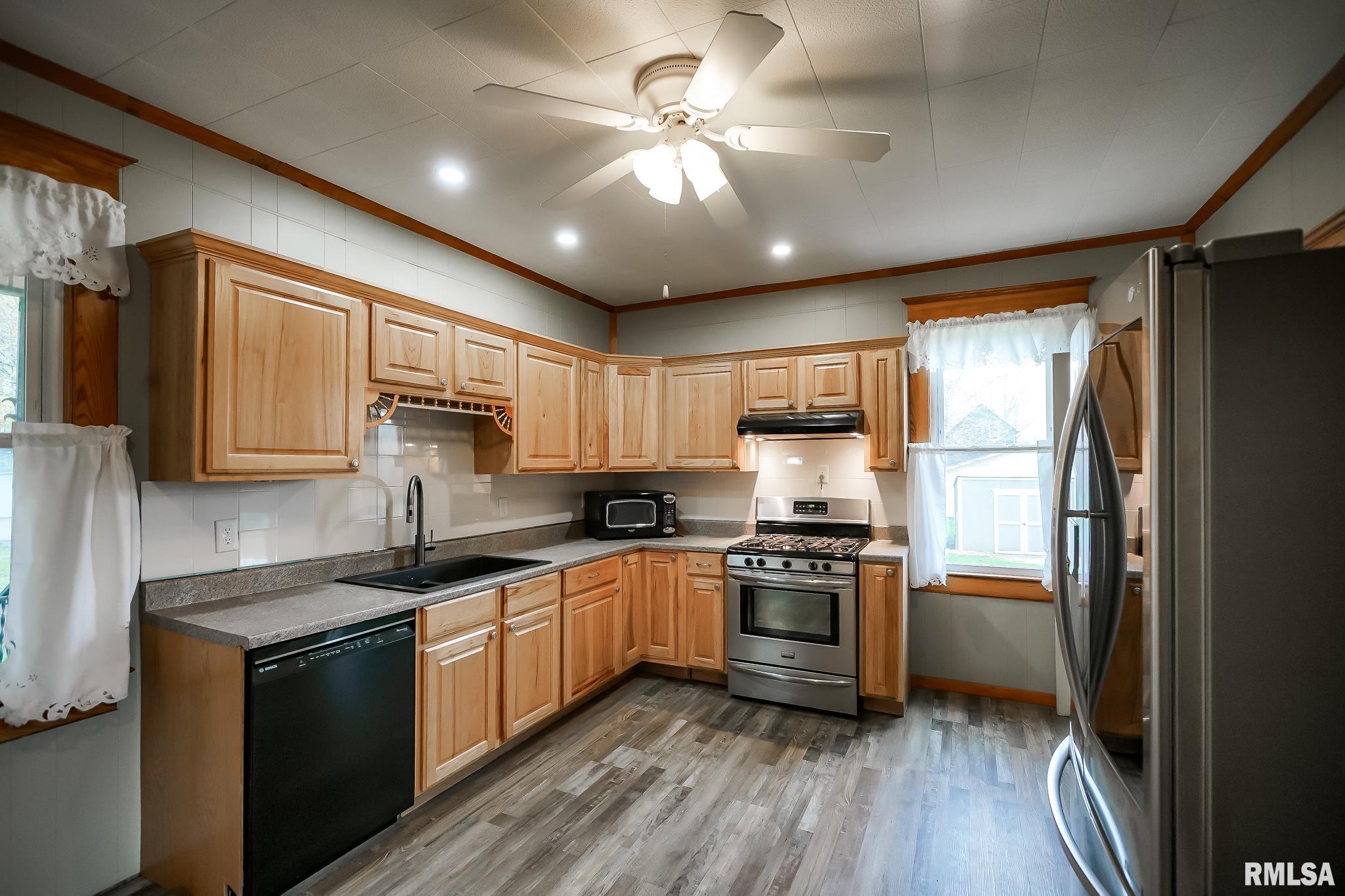 238 E Prospect Street, Galesburg, Illinois image 6