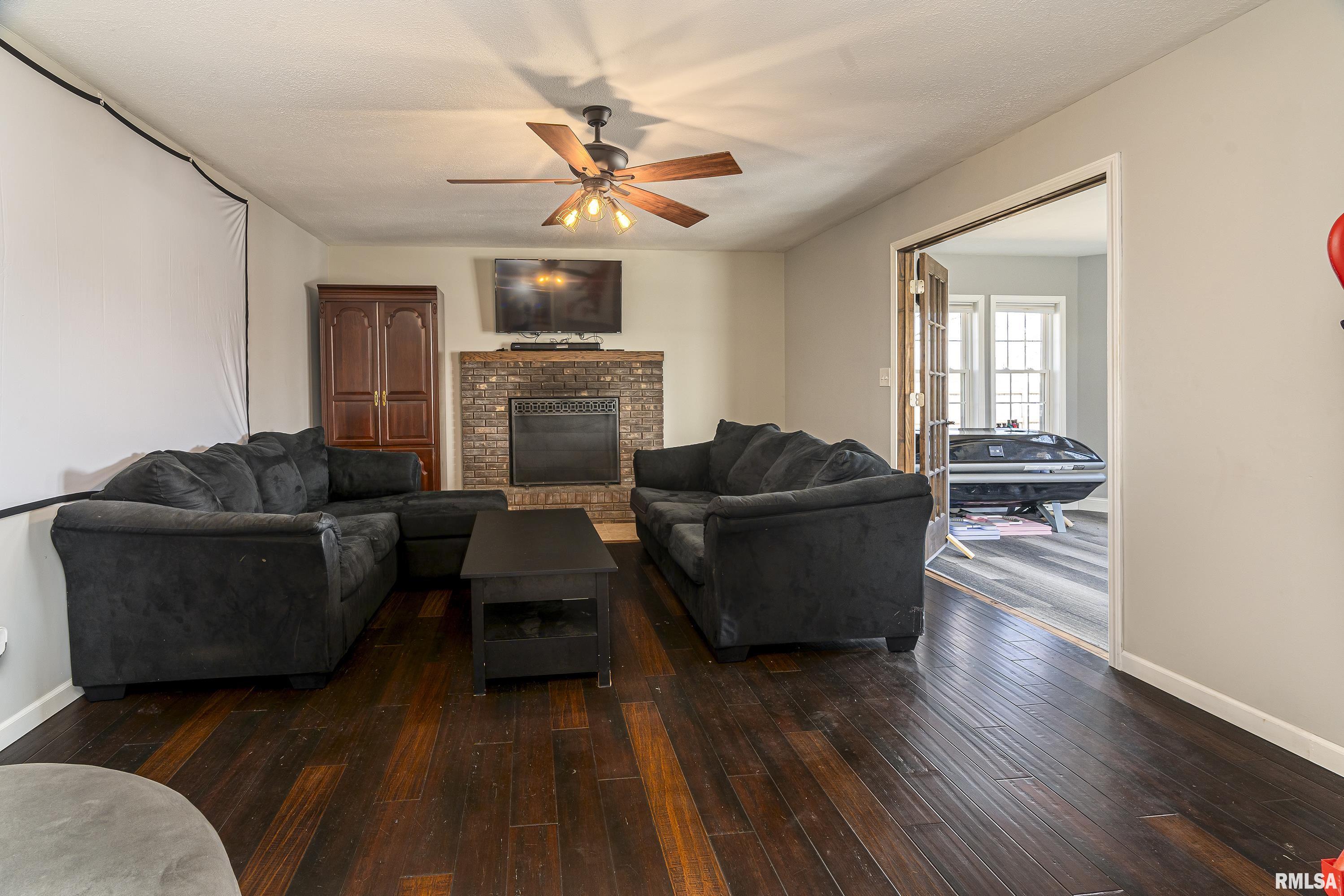 1405 Matthew Lane, Marion, Illinois image 19