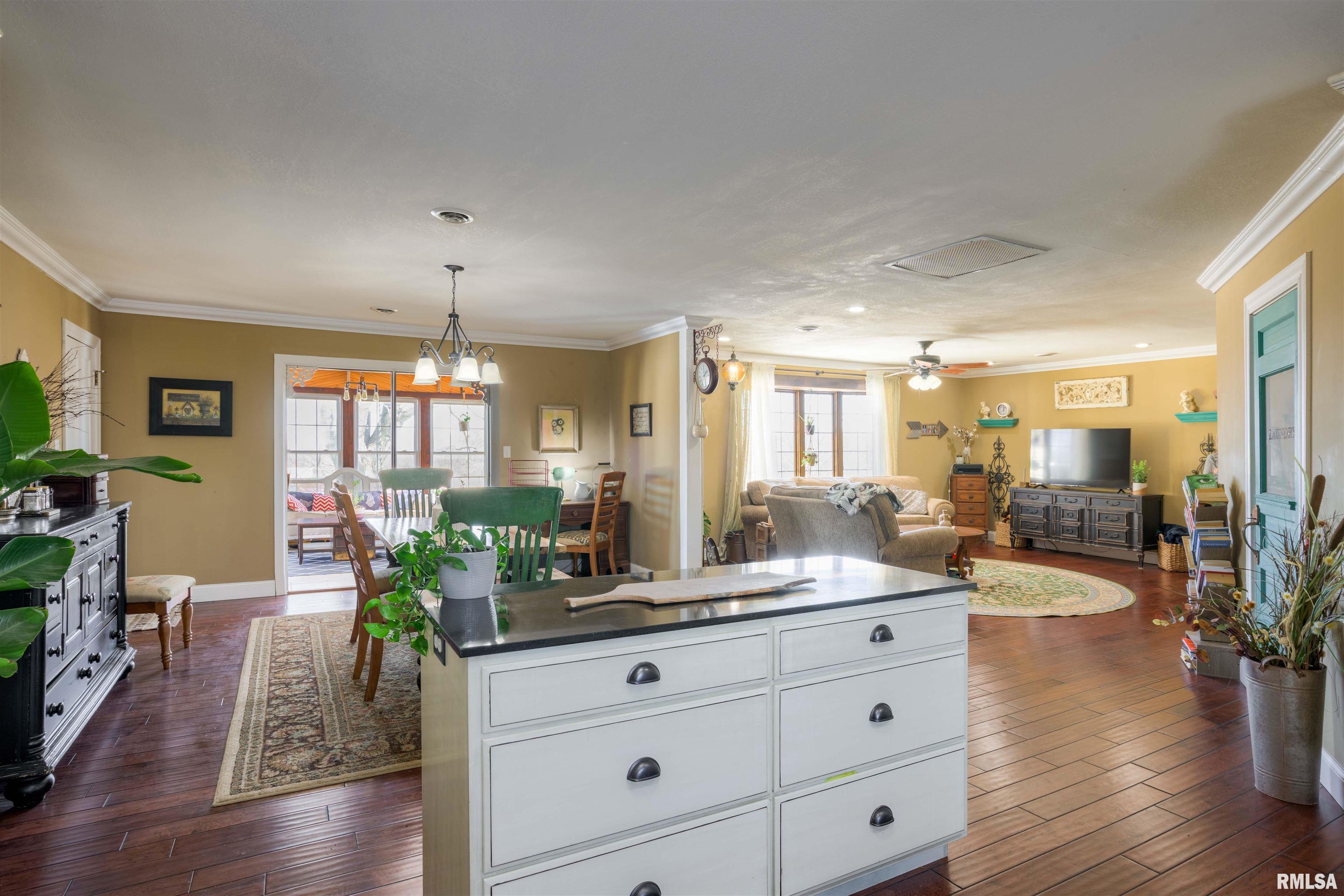 2520 N America Road, Galatia, Illinois image 11