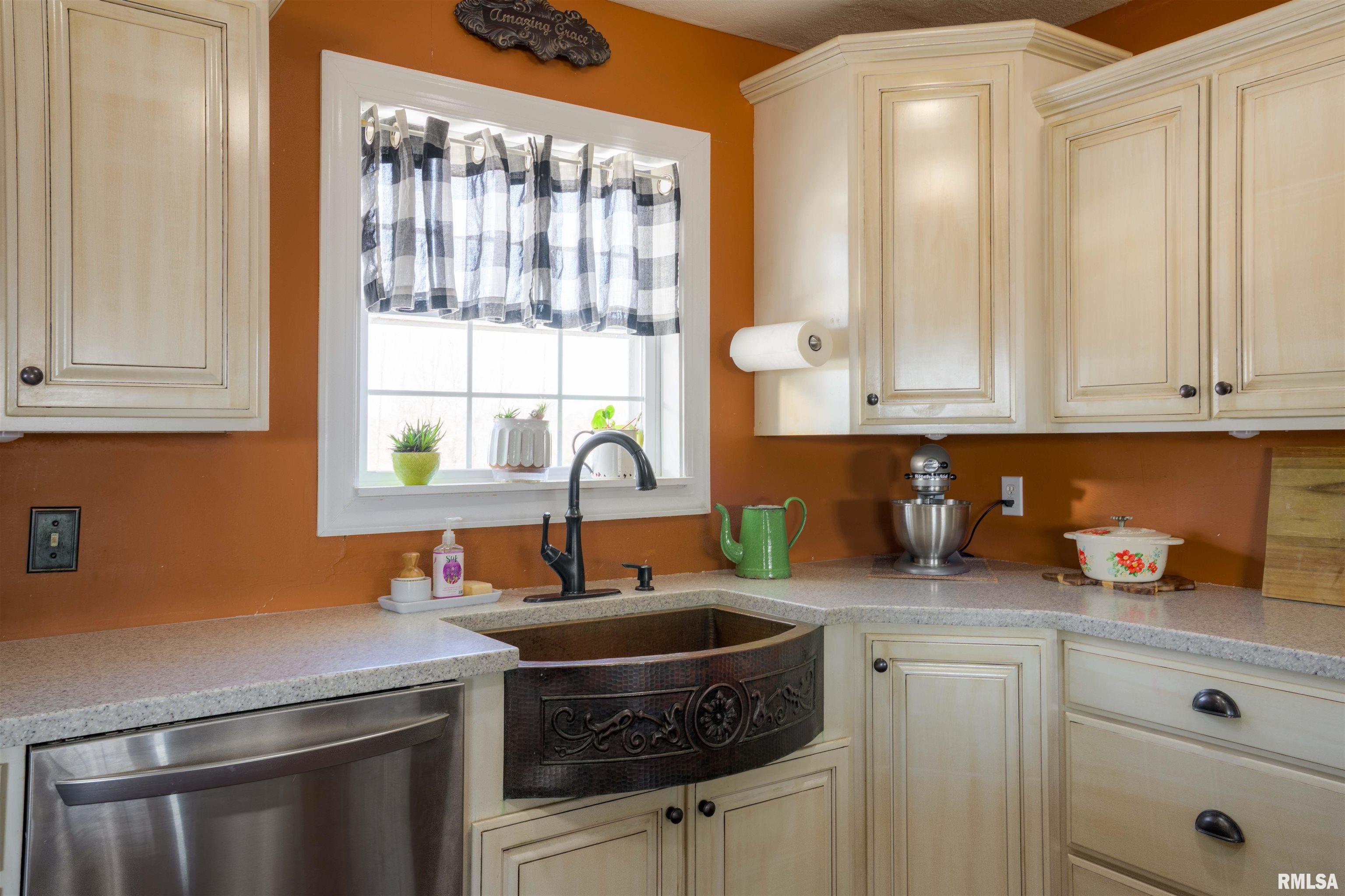2520 N America Road, Galatia, Illinois image 10