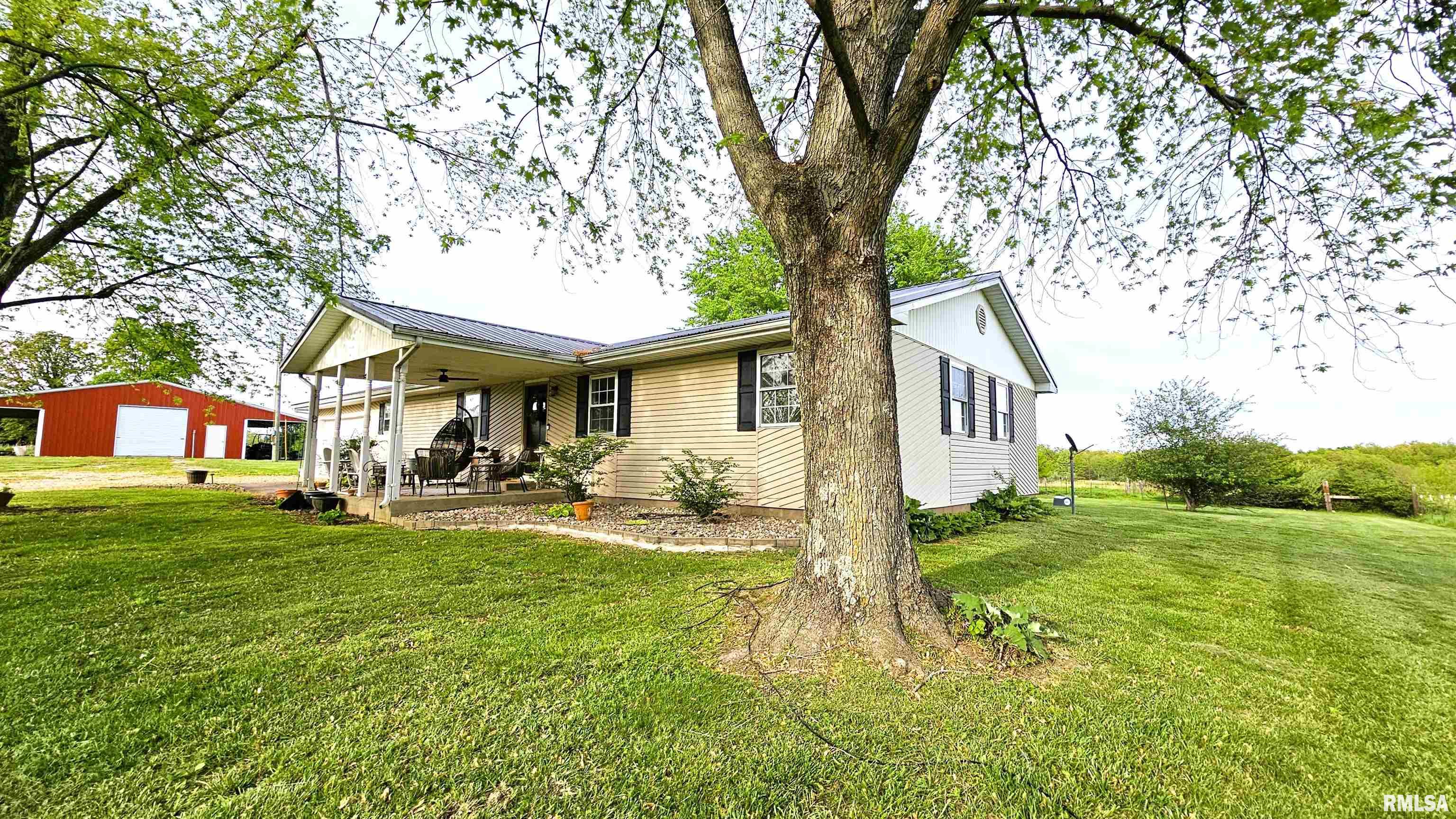 2520 N America Road, Galatia, Illinois image 2