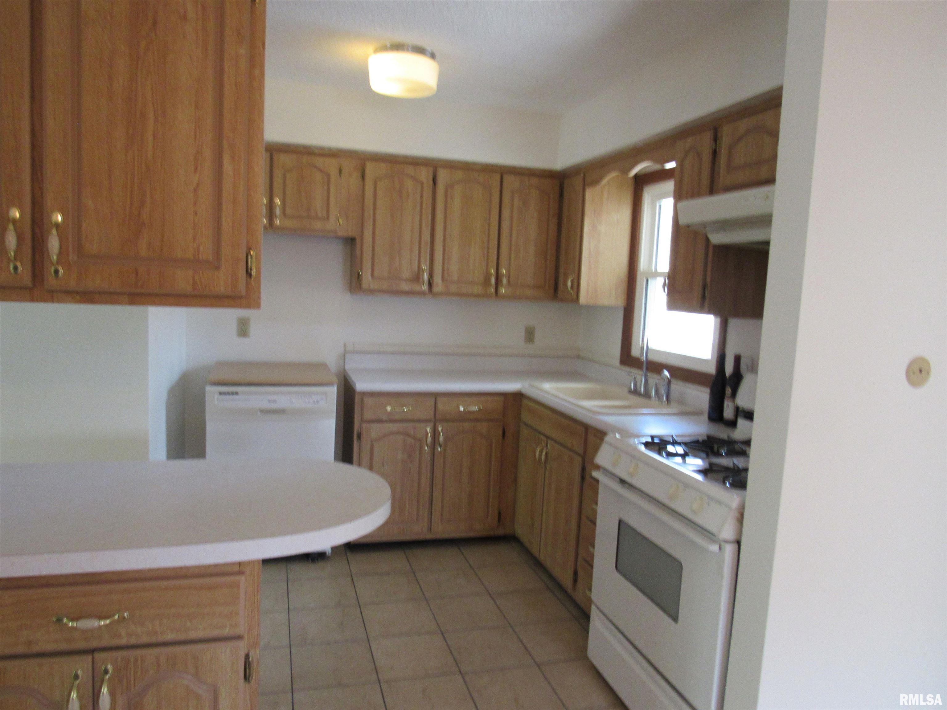 620 W 51st Street, Davenport, Iowa image 7