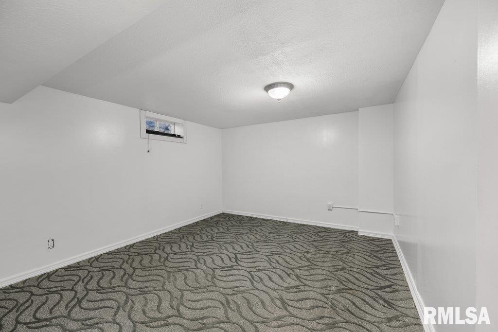 3123 E Kimberly Road, Davenport, Iowa image 24